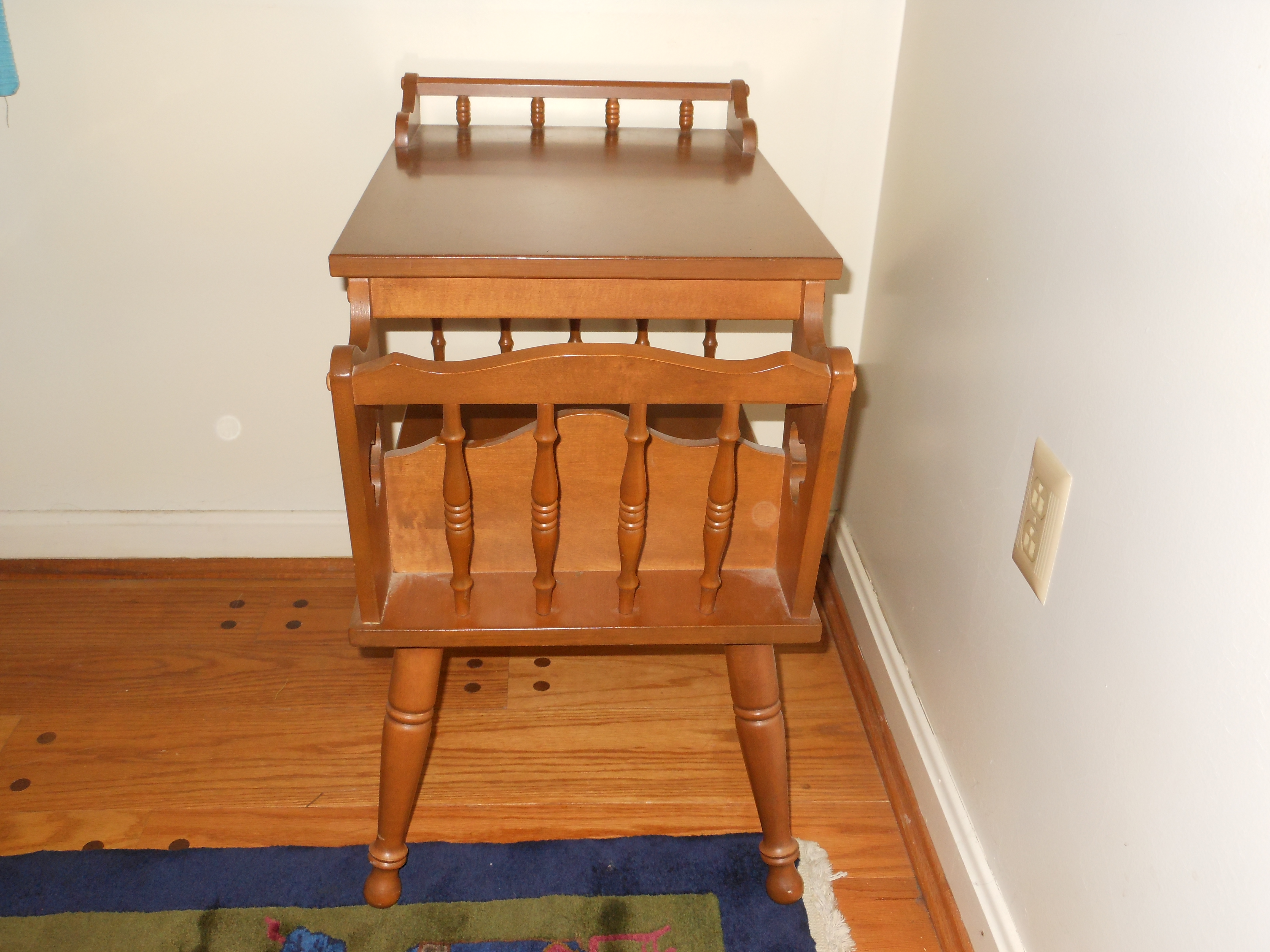 Early American Maple End Table
