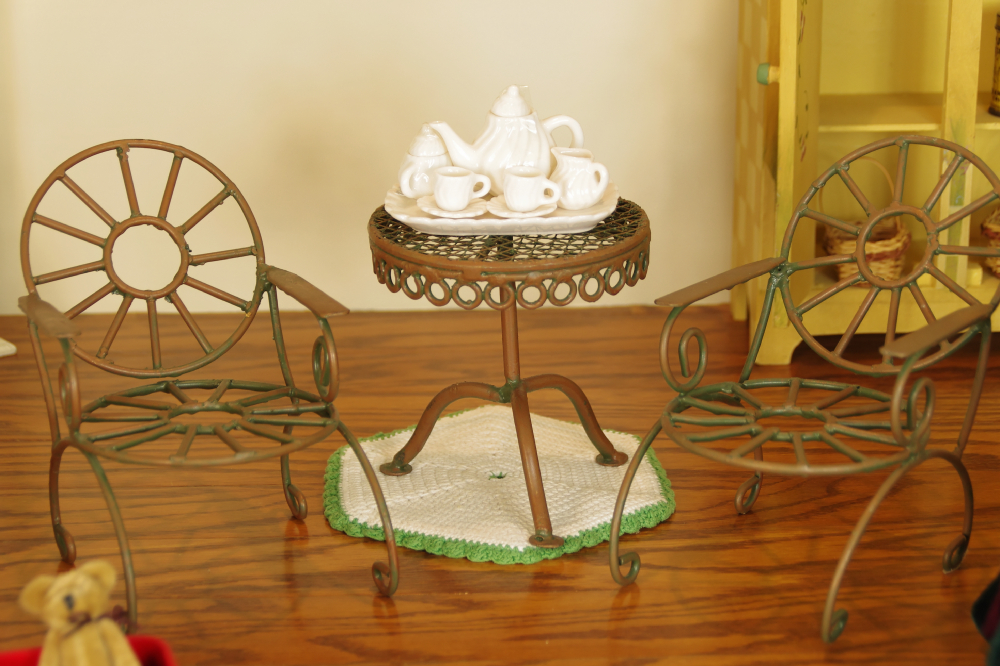 Vintage Doll Tea Room with Furniture, Accessories and Dolls