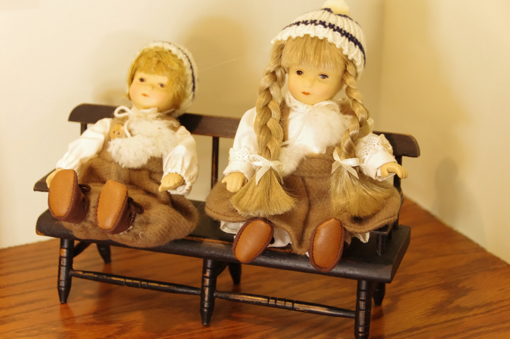 Vintage Doll Bedroom with Furniture, Accessories and Dolls