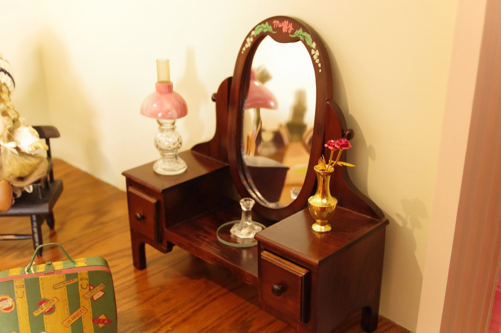 Vintage Doll Bedroom with Furniture, Accessories and Dolls