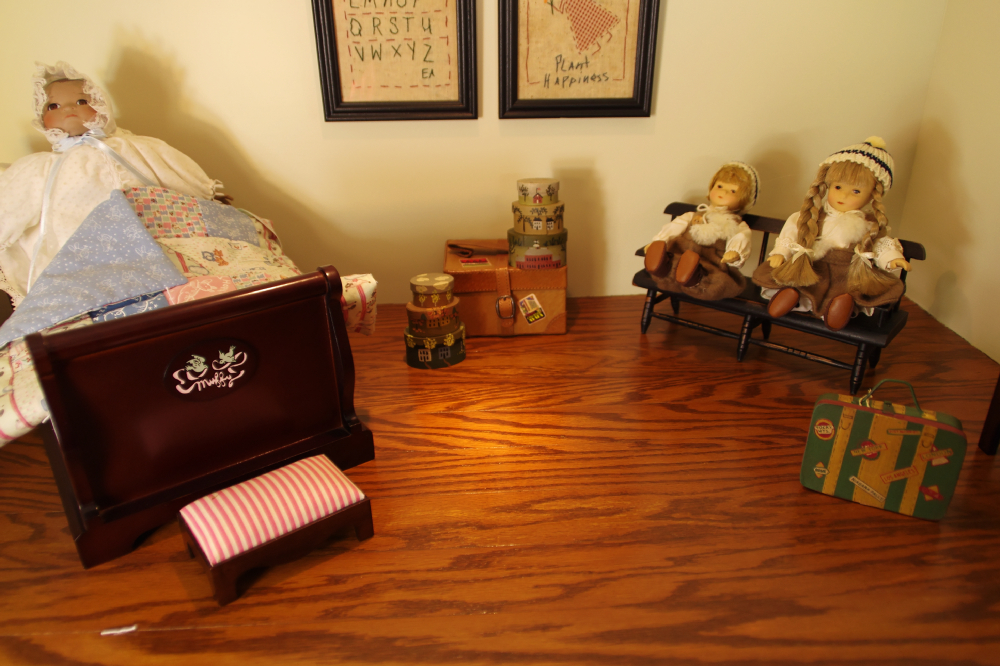 Vintage Doll Bedroom with Furniture, Accessories and Dolls