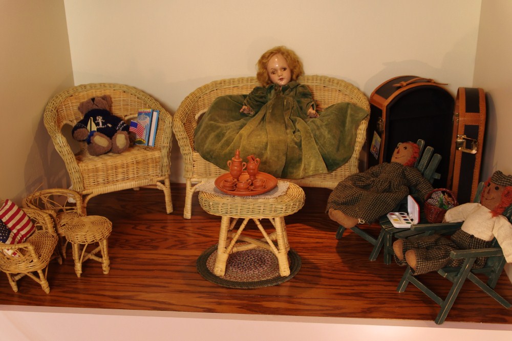 Vintage Doll Living Room with Furniture, Accessories and Dolls