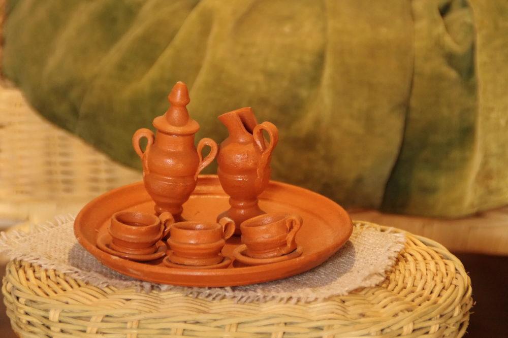 Vintage Doll Living Room with Furniture, Accessories and Dolls