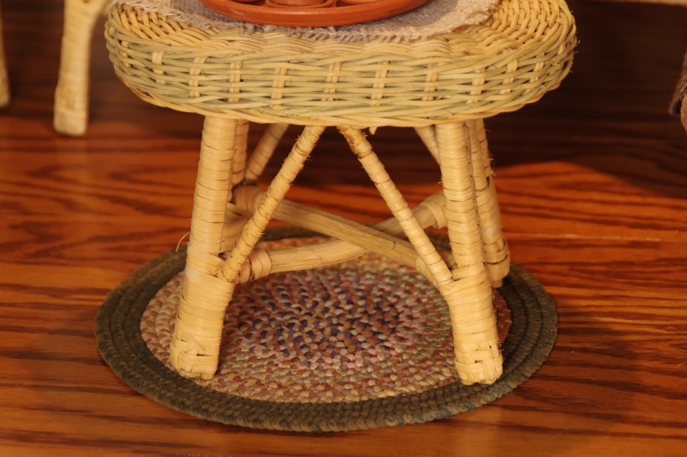 Vintage Doll Living Room with Furniture, Accessories and Dolls