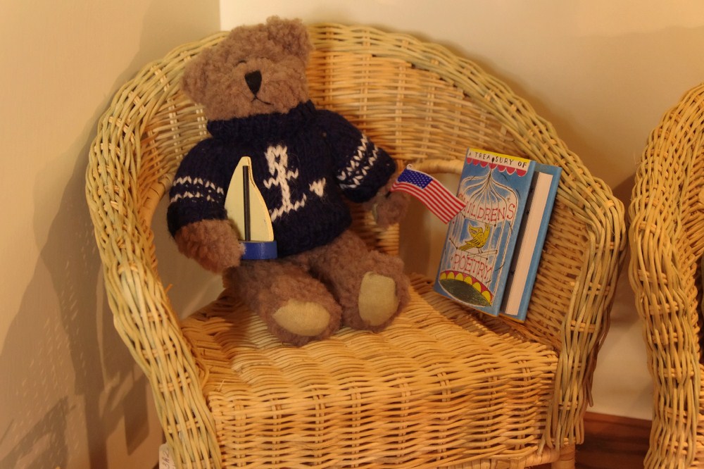 Vintage Doll Living Room with Furniture, Accessories and Dolls