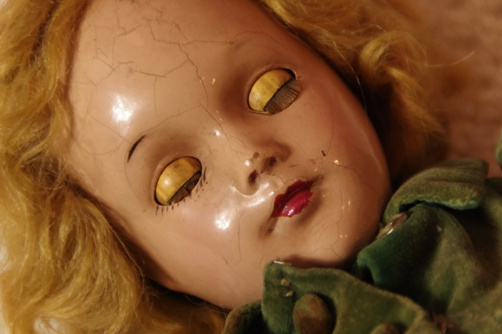 Vintage Doll Living Room with Furniture, Accessories and Dolls