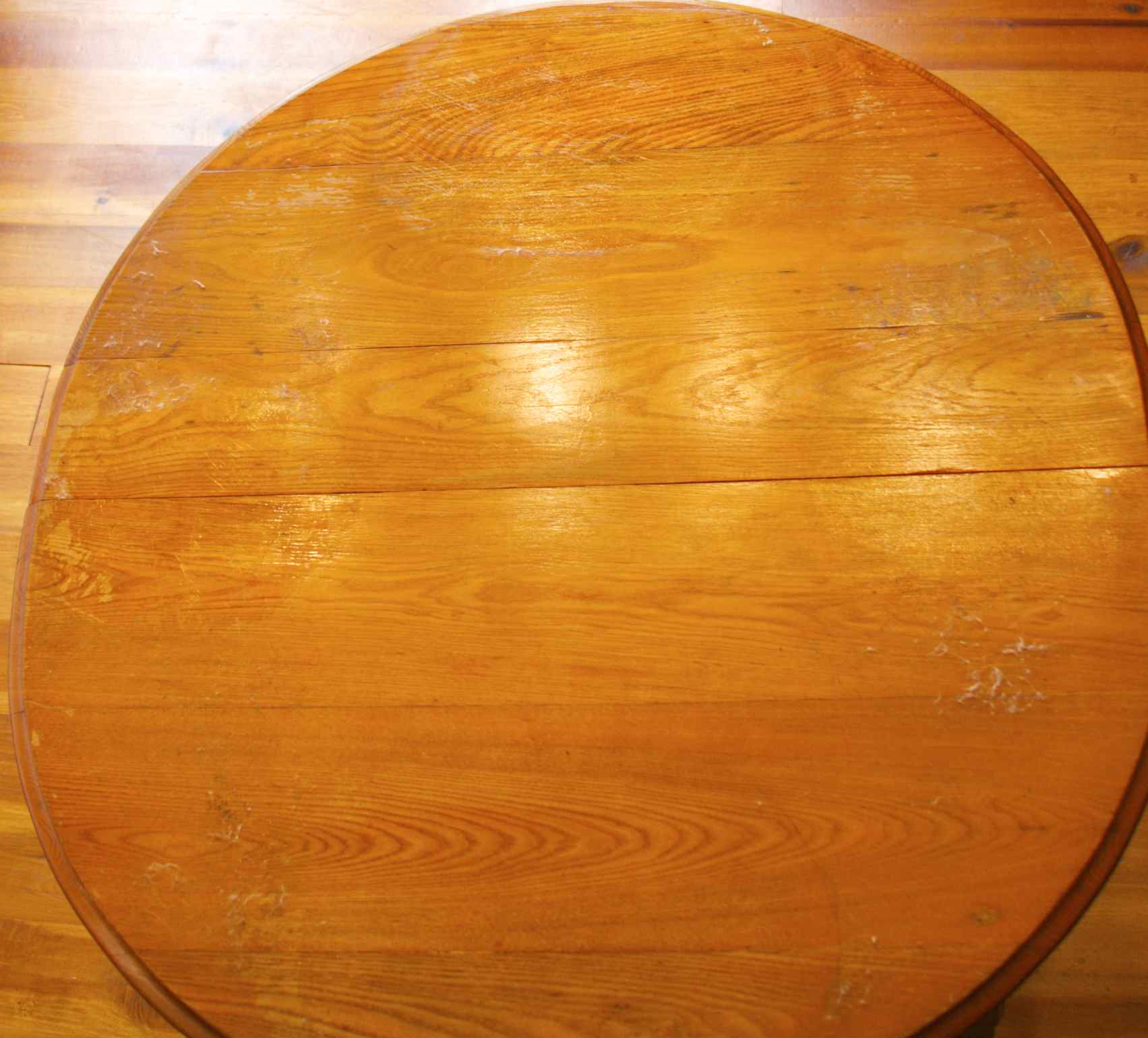 Nice Oval Oak Dining Table
