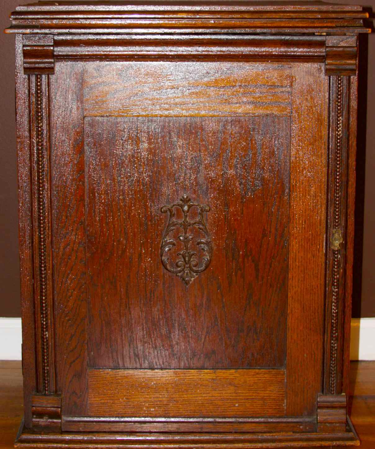 Antique Franklin Treadle Sewing Machine In Oak Cabinet