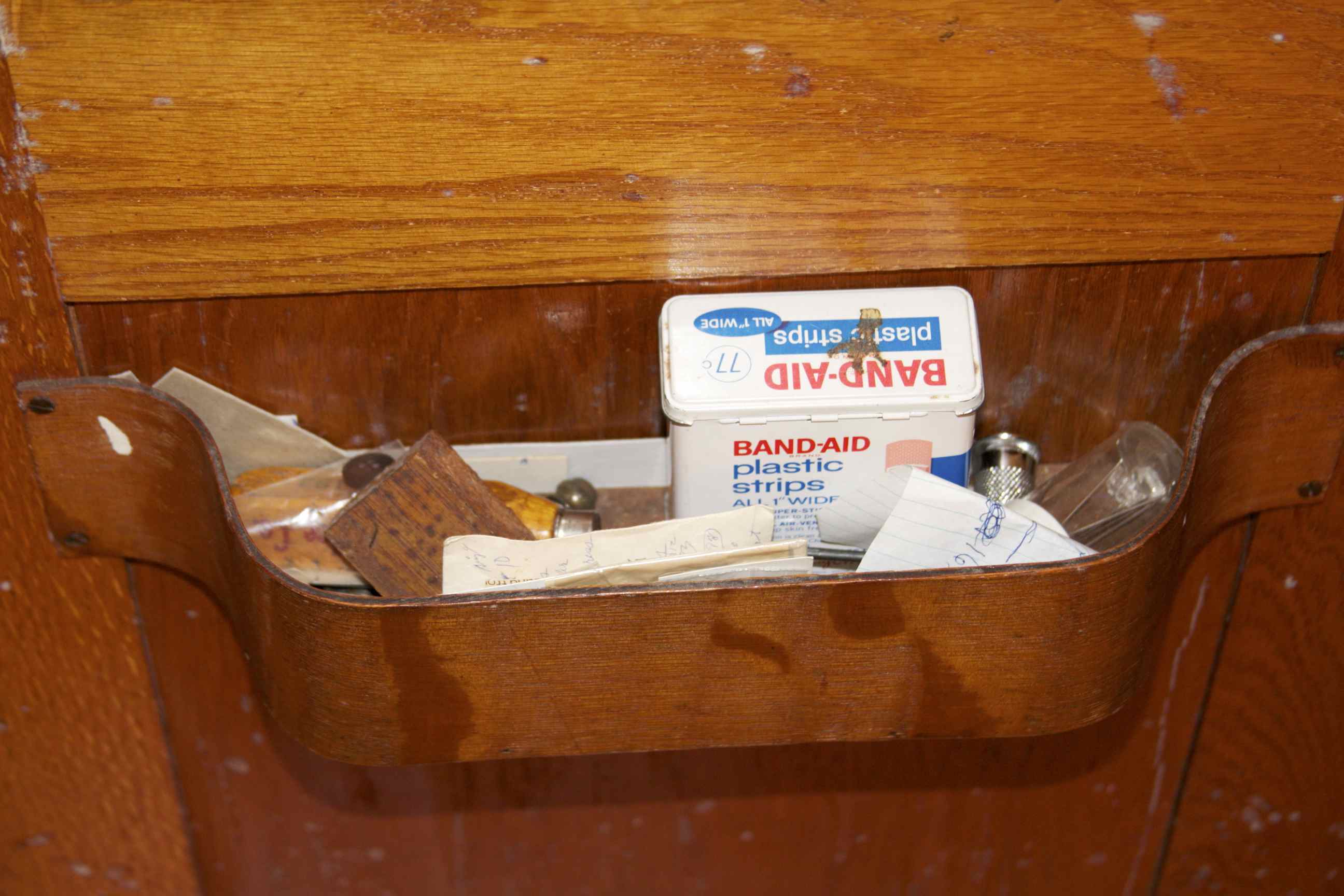 Antique Franklin Treadle Sewing Machine In Oak Cabinet