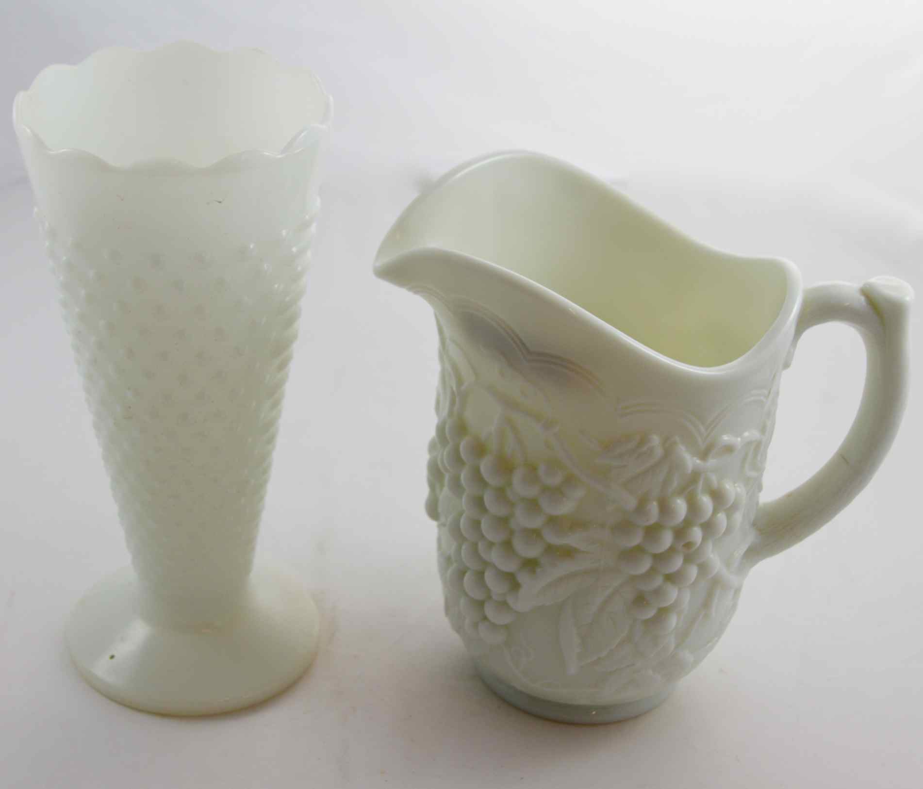 2 Pieces of Vintage Milk Glass