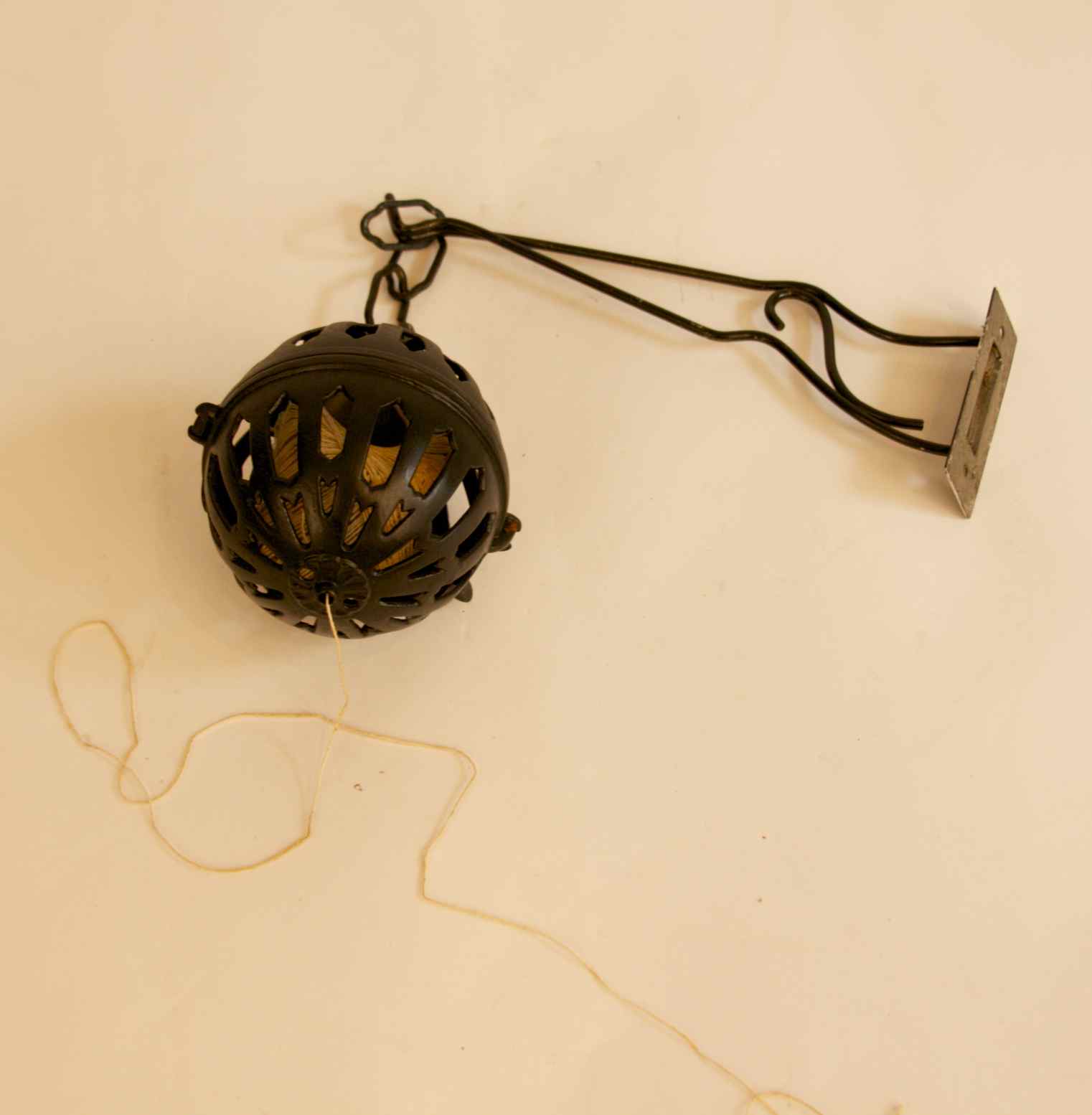 Black Antique Twine Holder EBTH