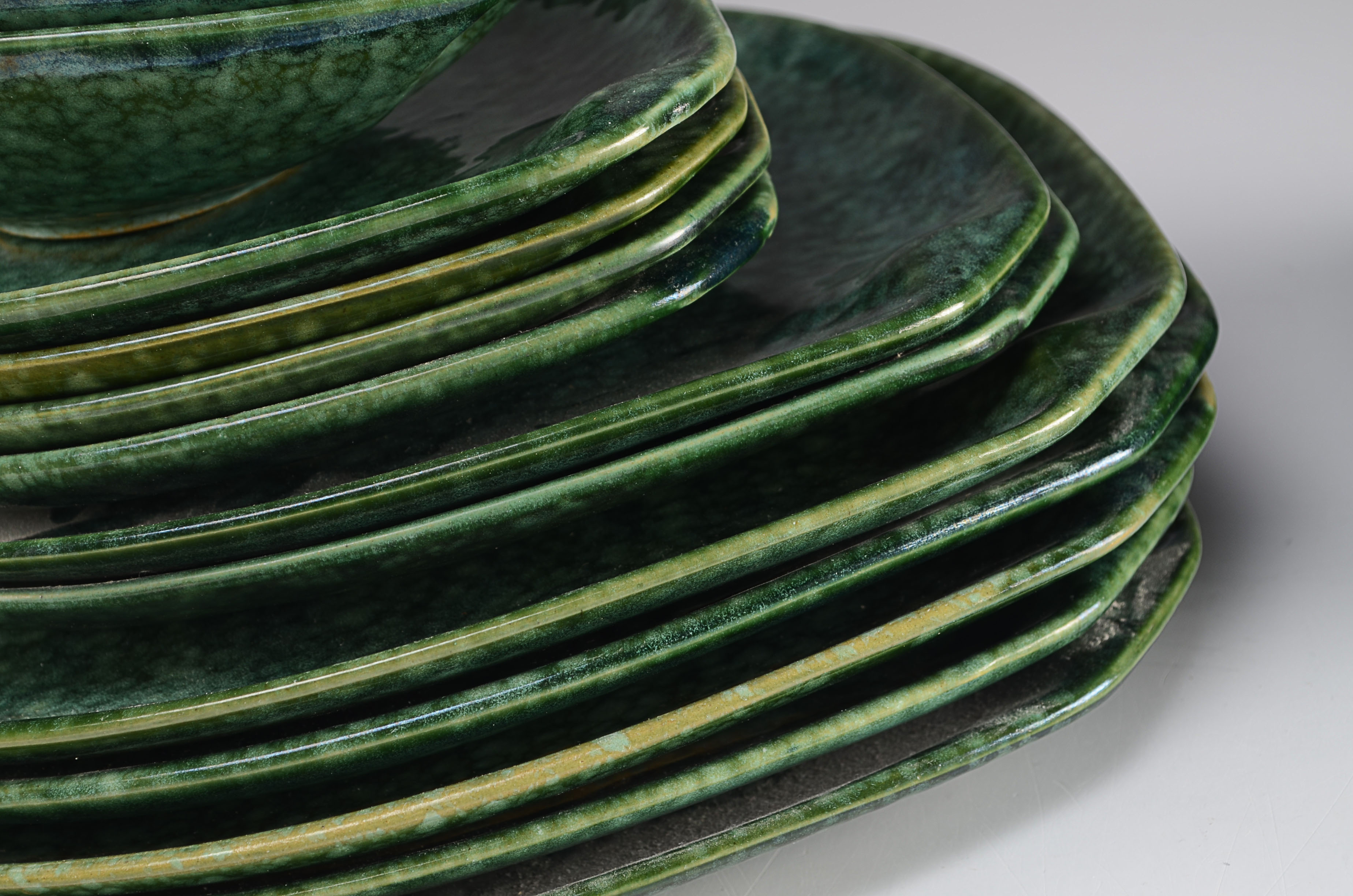 Mid Century Modern Roseville Raymor Frogskin Dinnerware