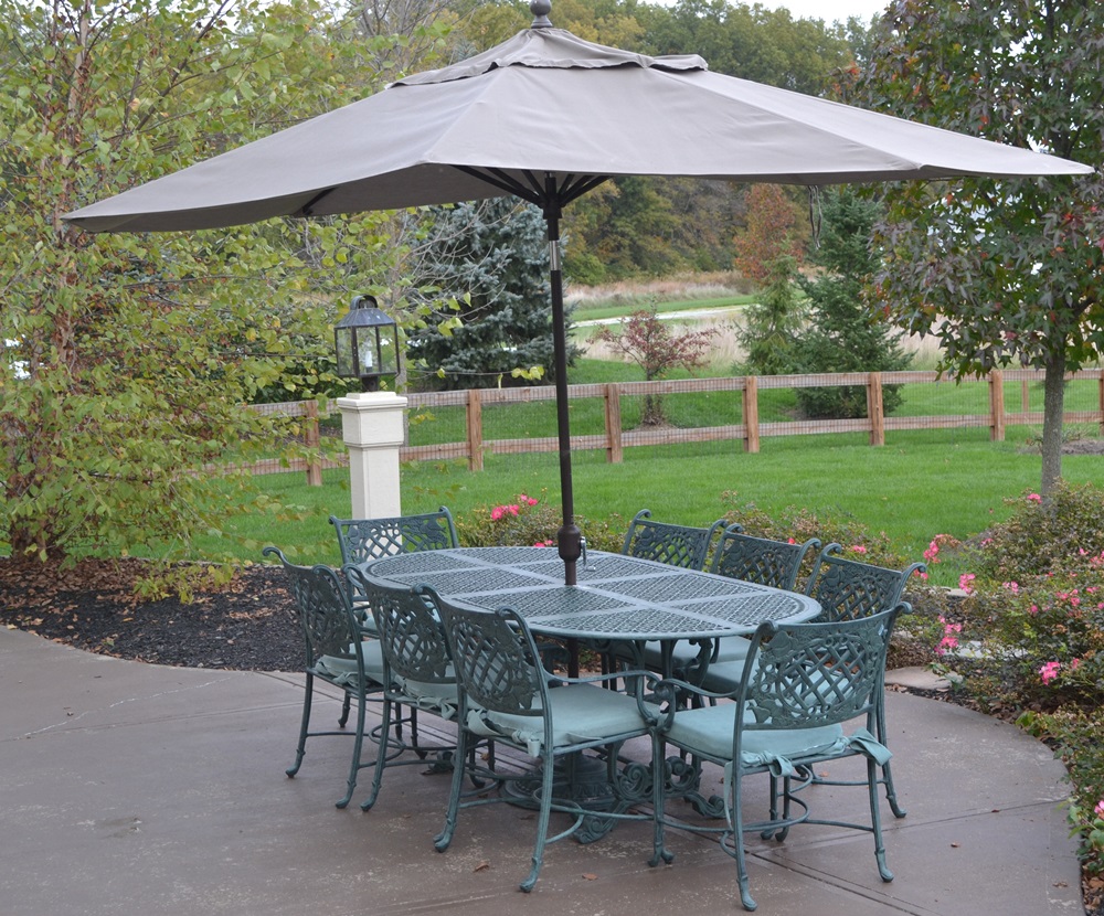 Cast Classics Landgrave Cast Aluminum Patio Set Table 8 Chairs & Umbrella