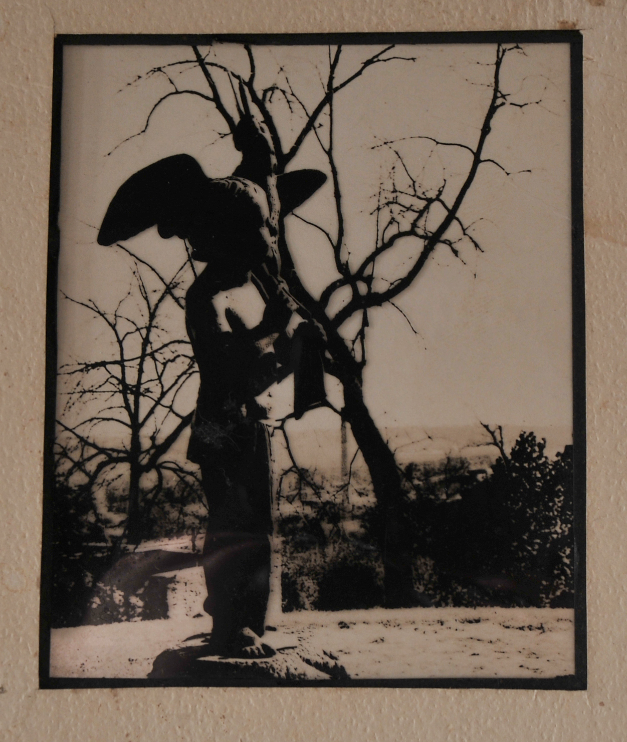 Unusual Artistic Image of a Sculpture