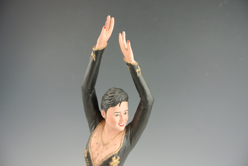 Signed Kristi Yamaguchi "Gold Medal Grace" Statue