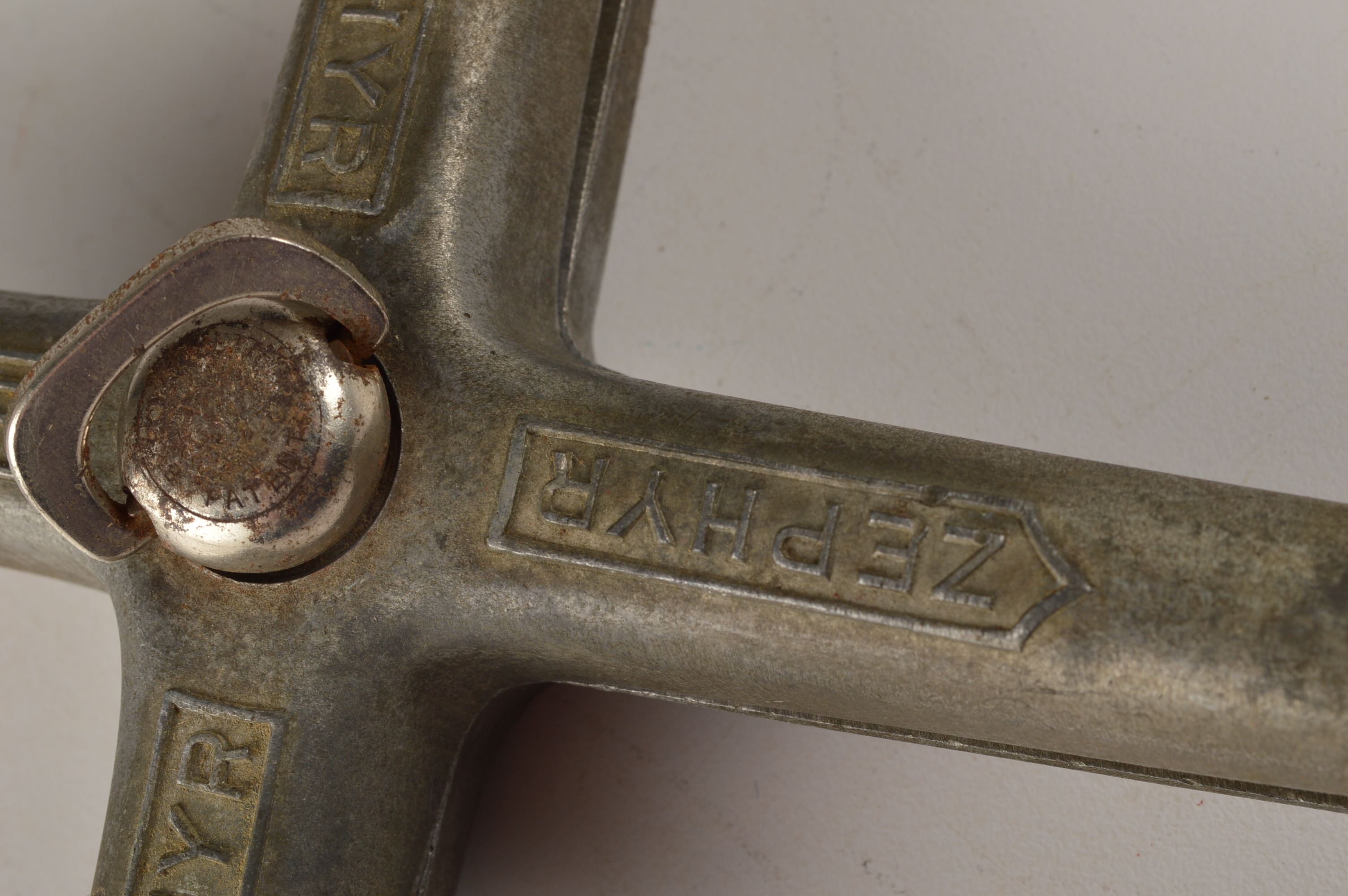 Zephyr Tennis Racket Metal X Brace