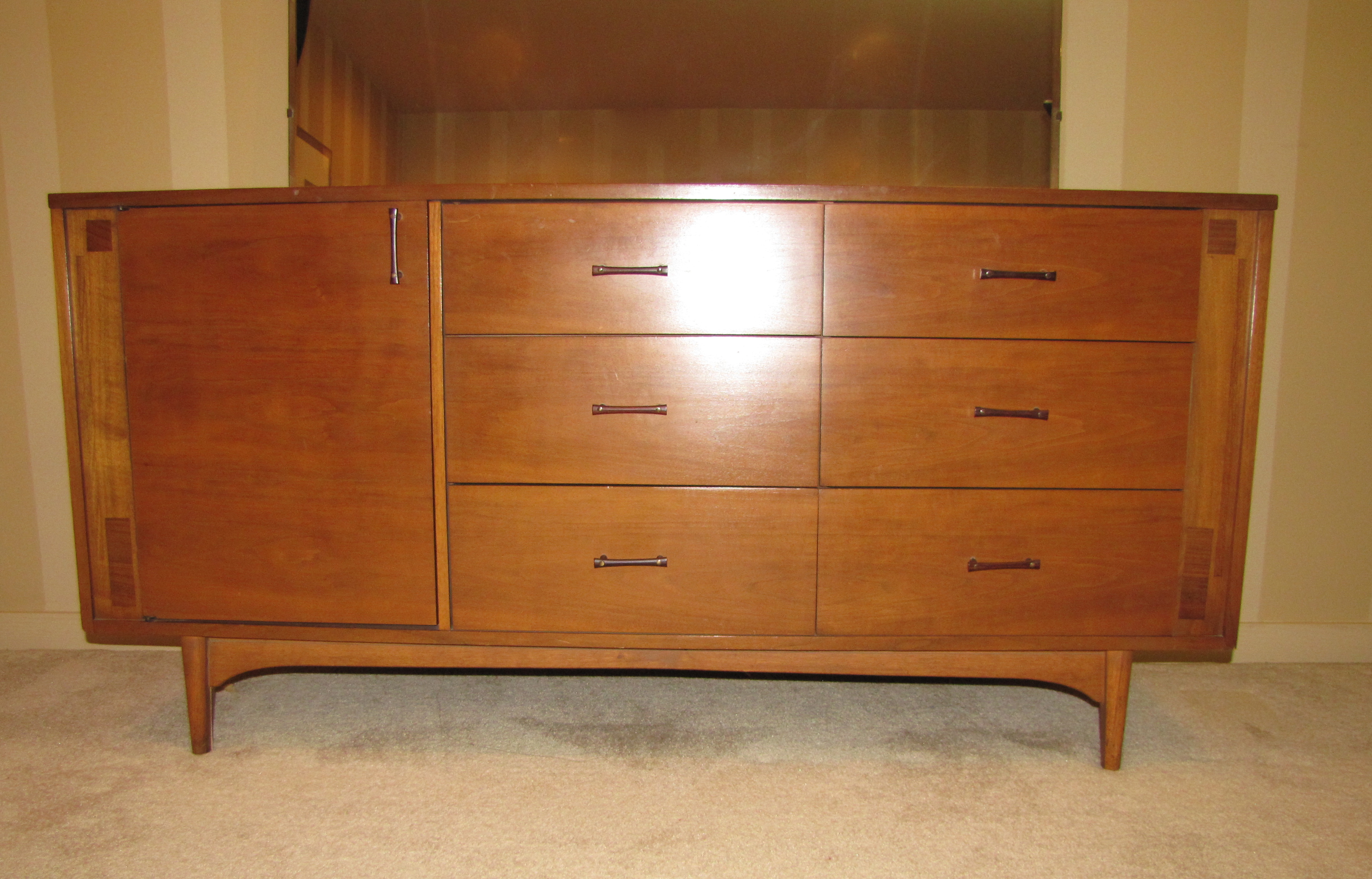 Mid-Century Modern Kroehler Dresser With Mirror