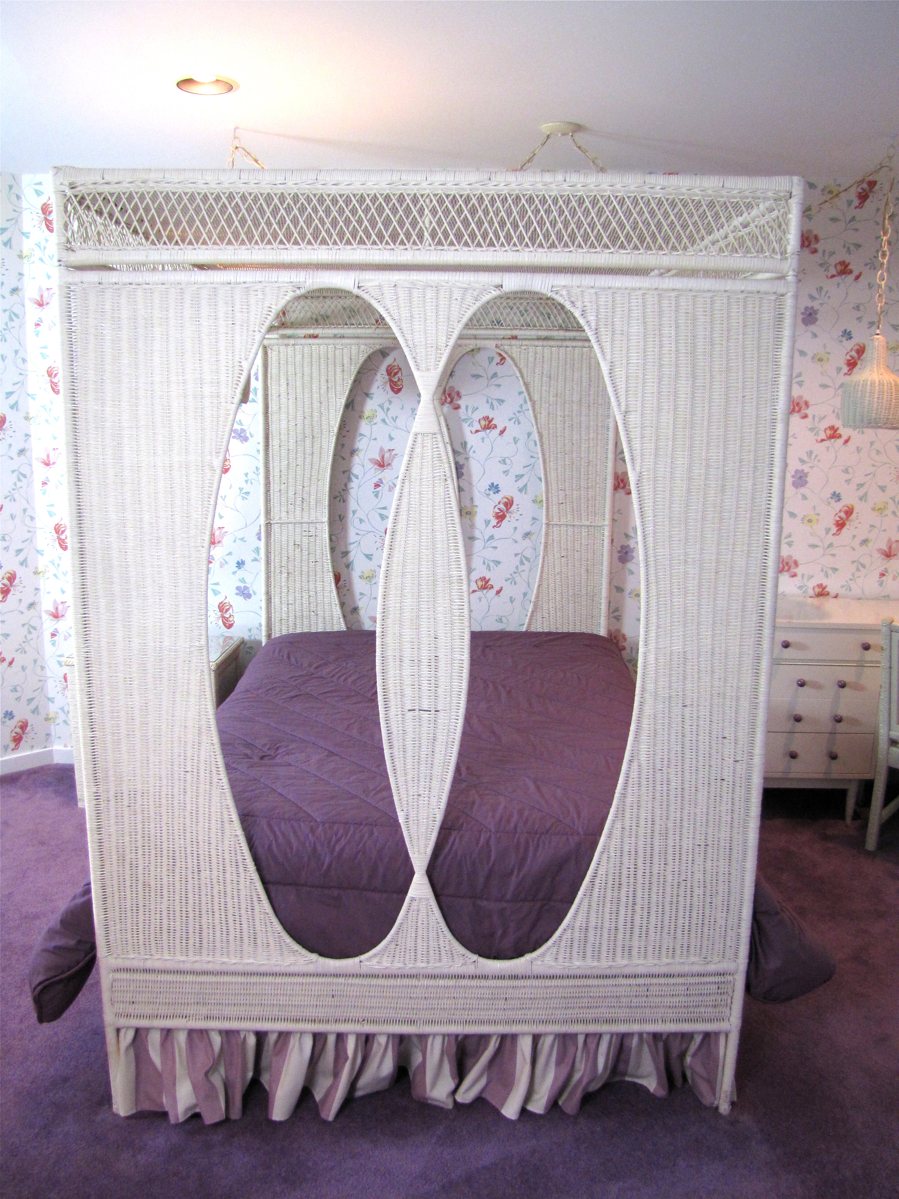 Wicker Canopy Bed