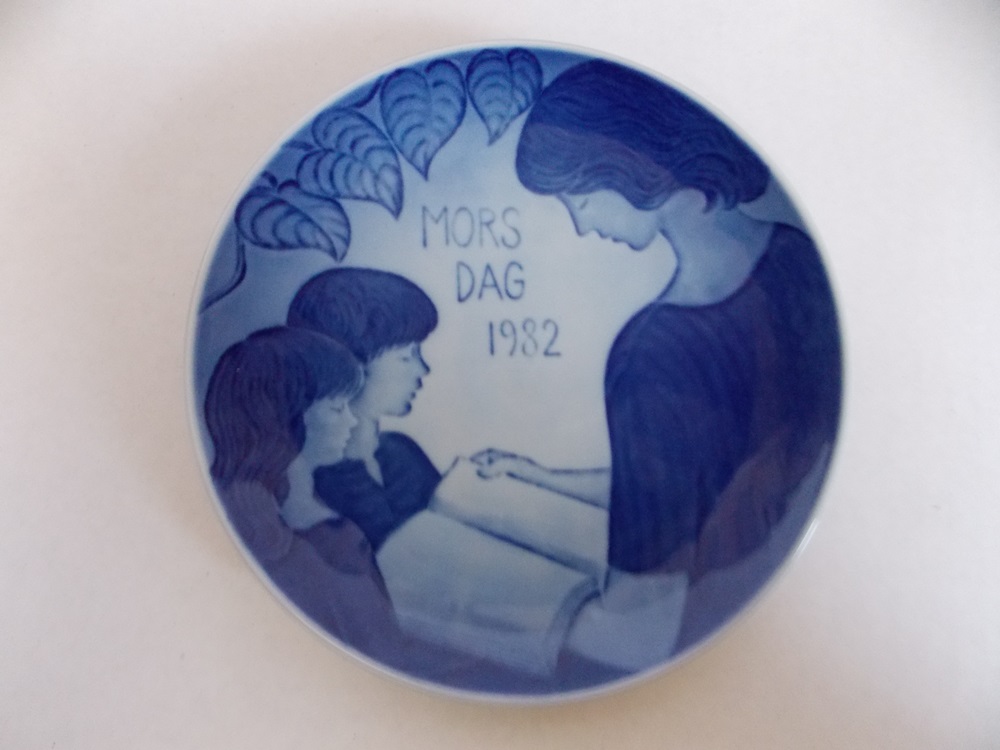 Six Collectible Royal Copenhagen "Children's Christmas" Plates