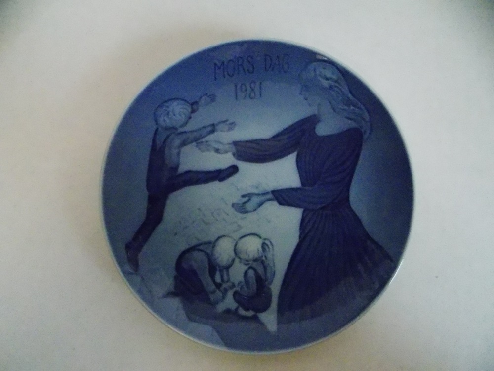 Six Collectible Royal Copenhagen "Children's Christmas" Plates