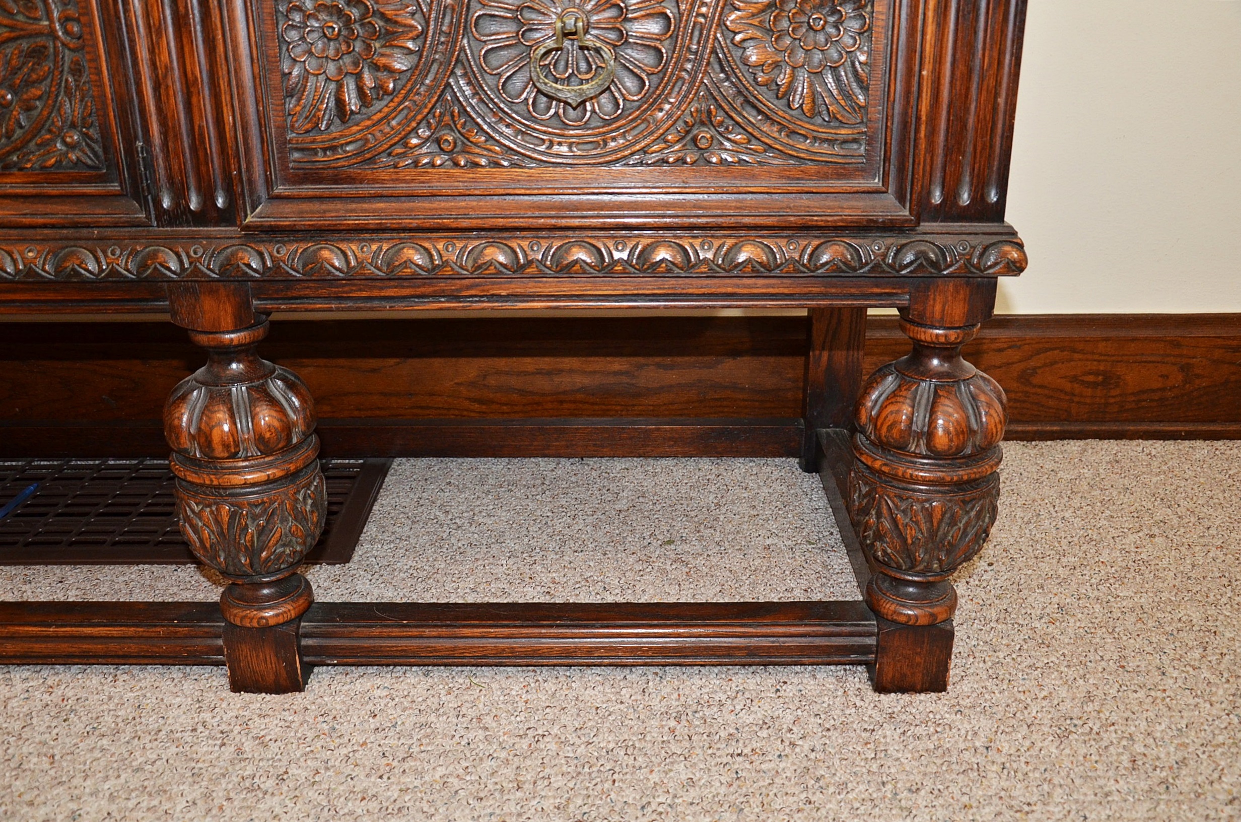 Early 20th Century Jacobean Revival Oak Sideboard Console