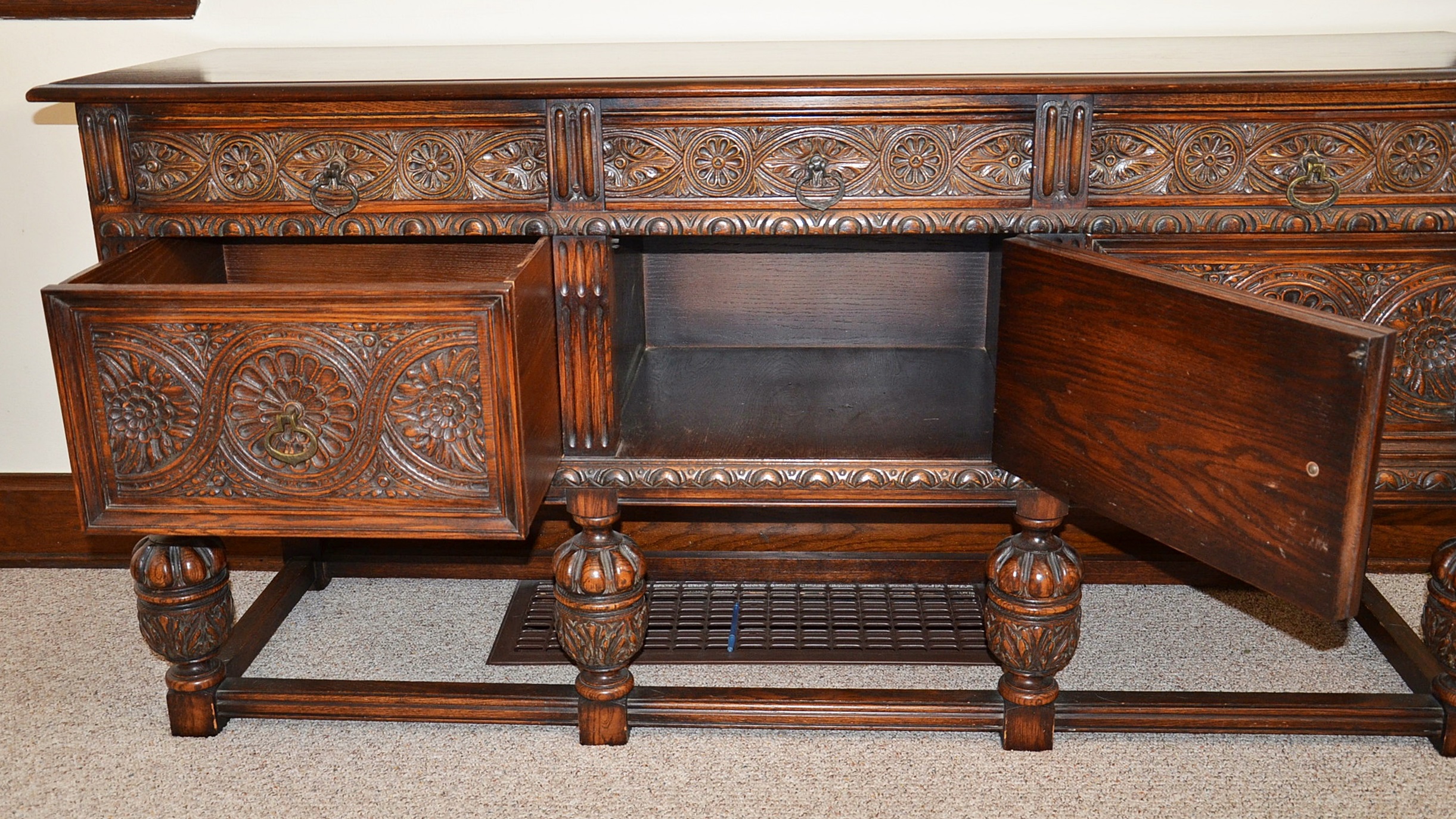 Early 20th Century Jacobean Revival Oak Sideboard Console