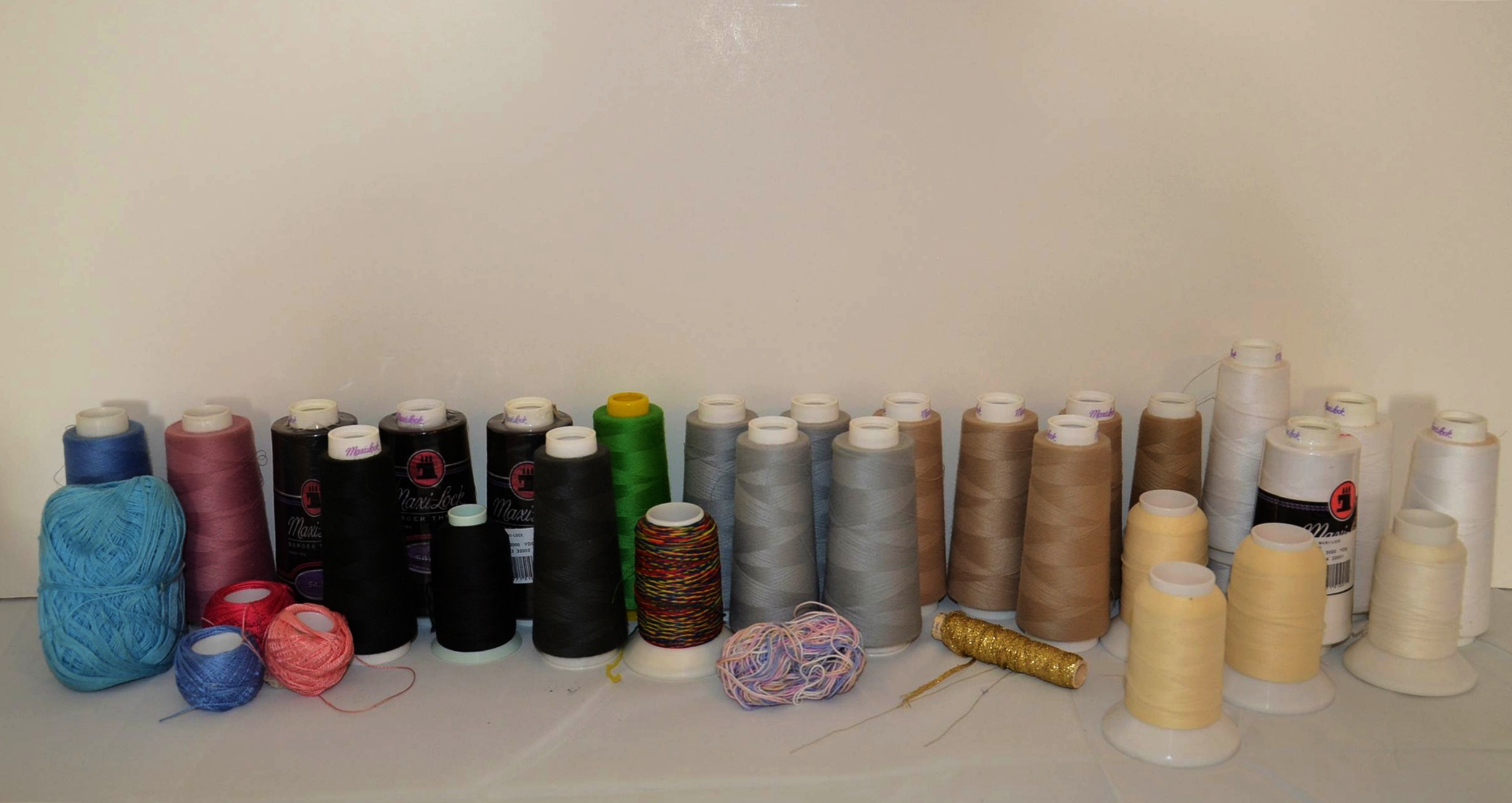 Bernette Bernina Funlock 004-D Serger Machine