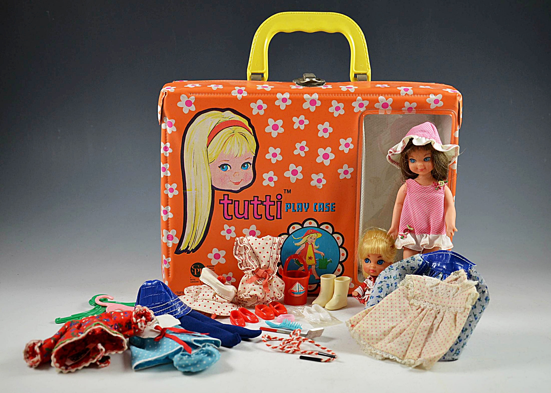 Tutti Doll, Case and Accessories