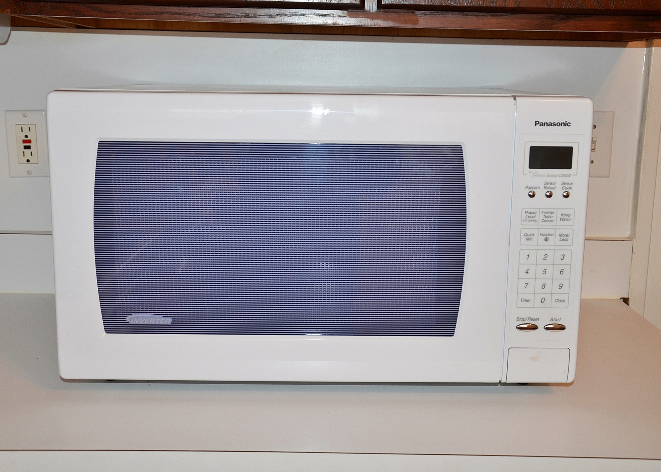 Panasonic Ivory Microwave Oven, Manufactured in 2010