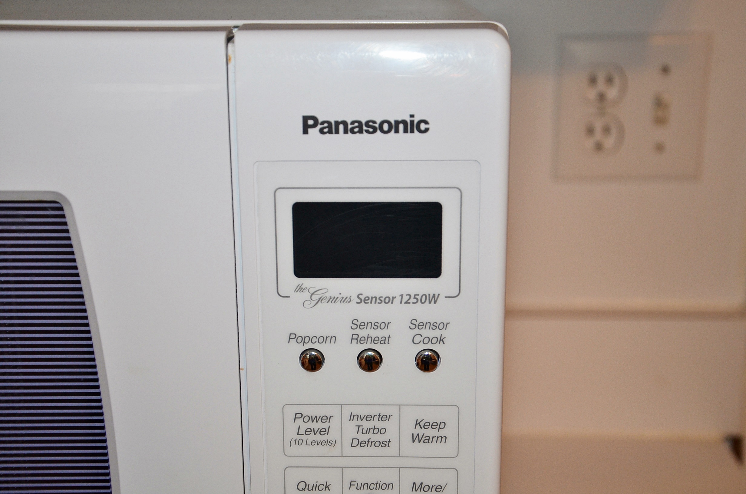 Panasonic Ivory Microwave Oven, Manufactured in 2010