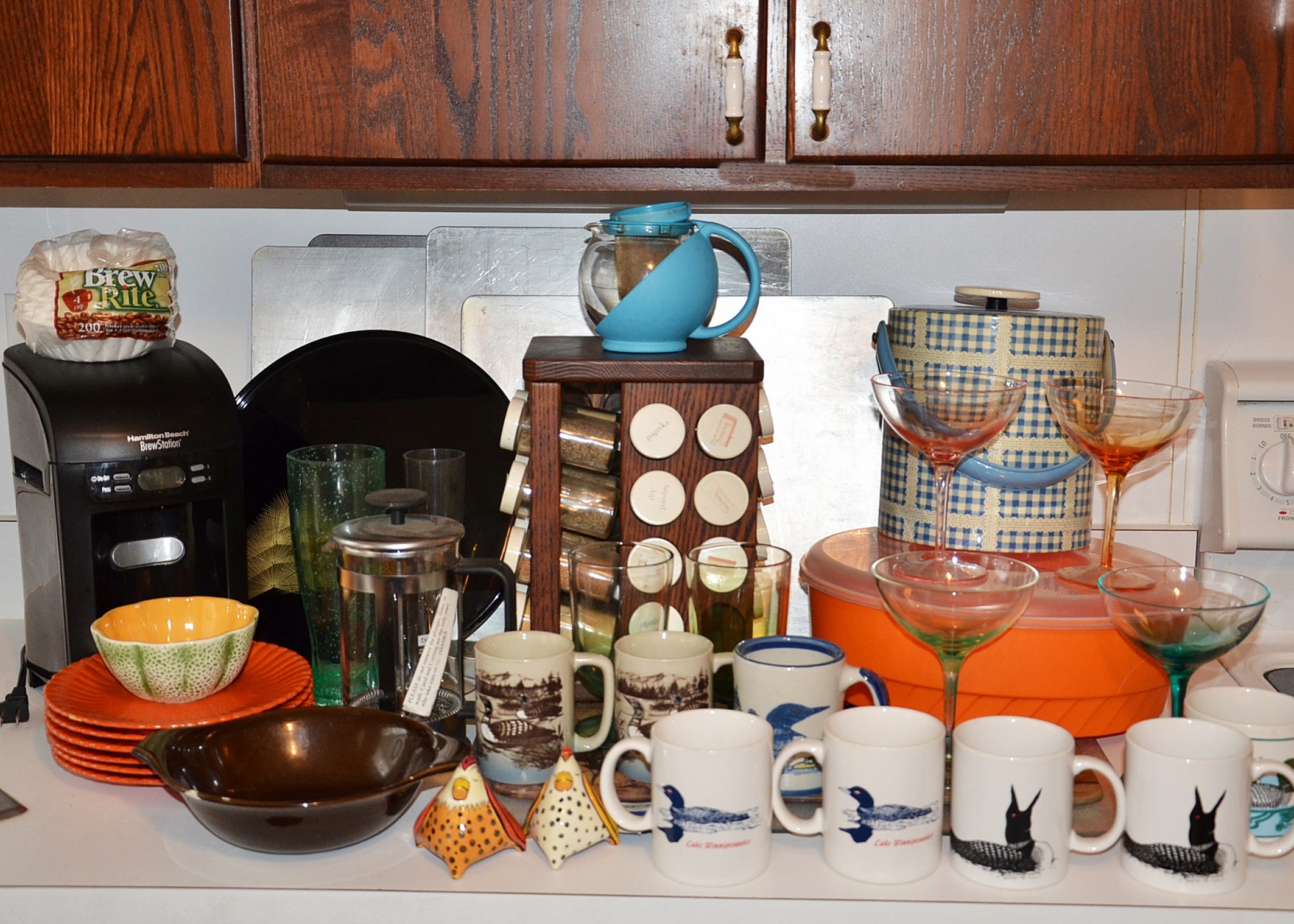 Assortment of Kitchen Items