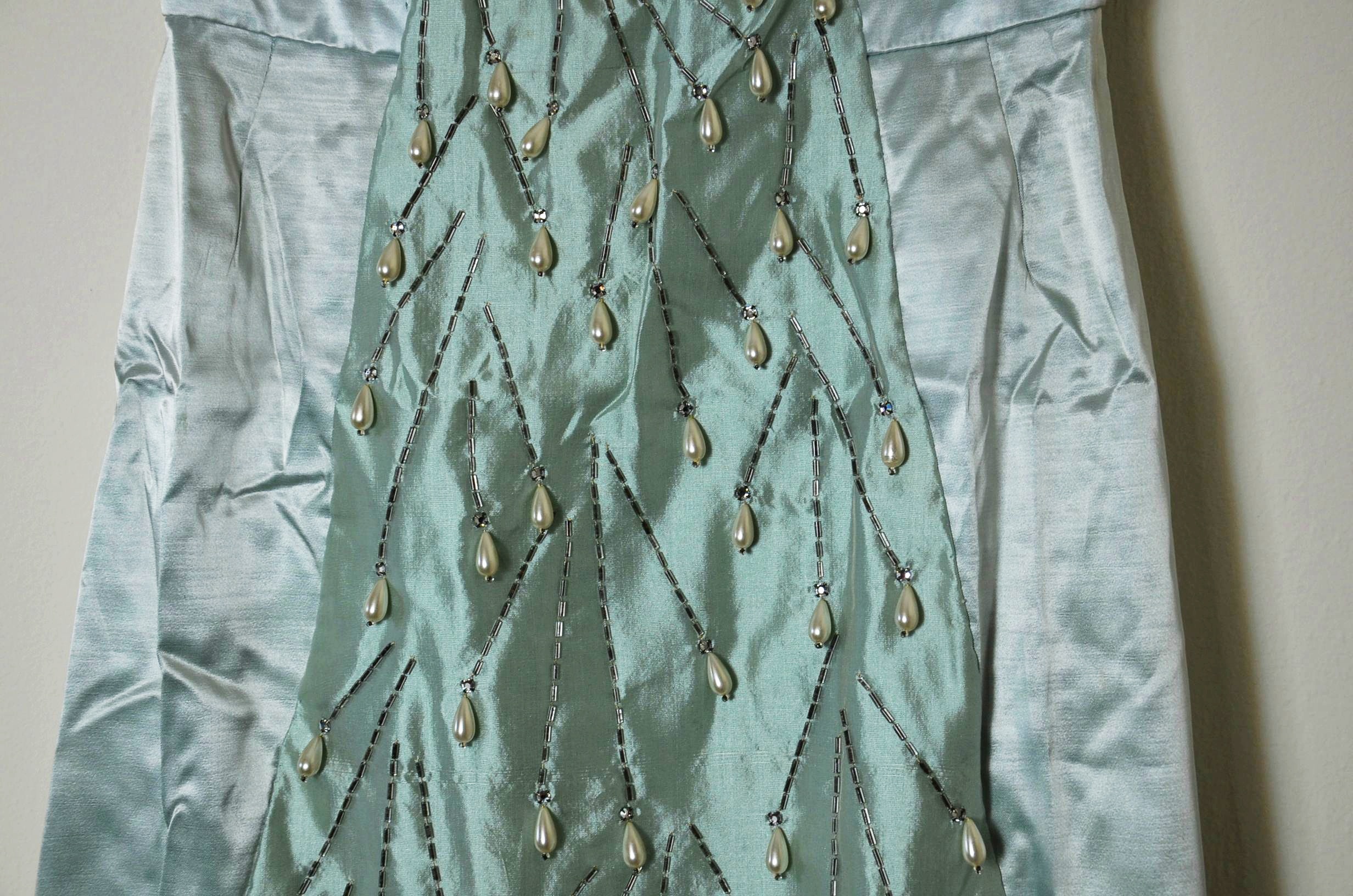 Vintage Dress in Pale Green