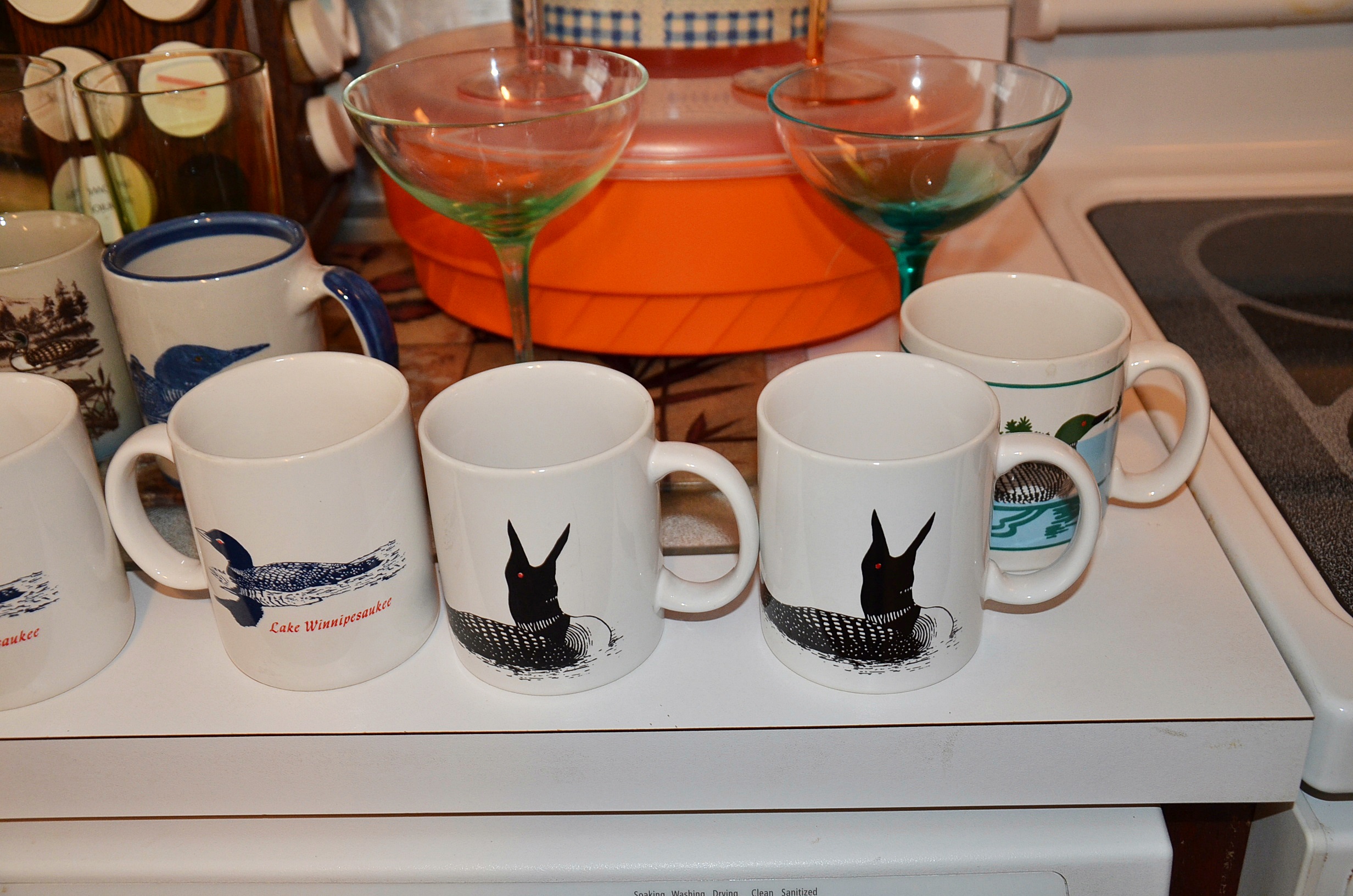 Assortment of Kitchen Items