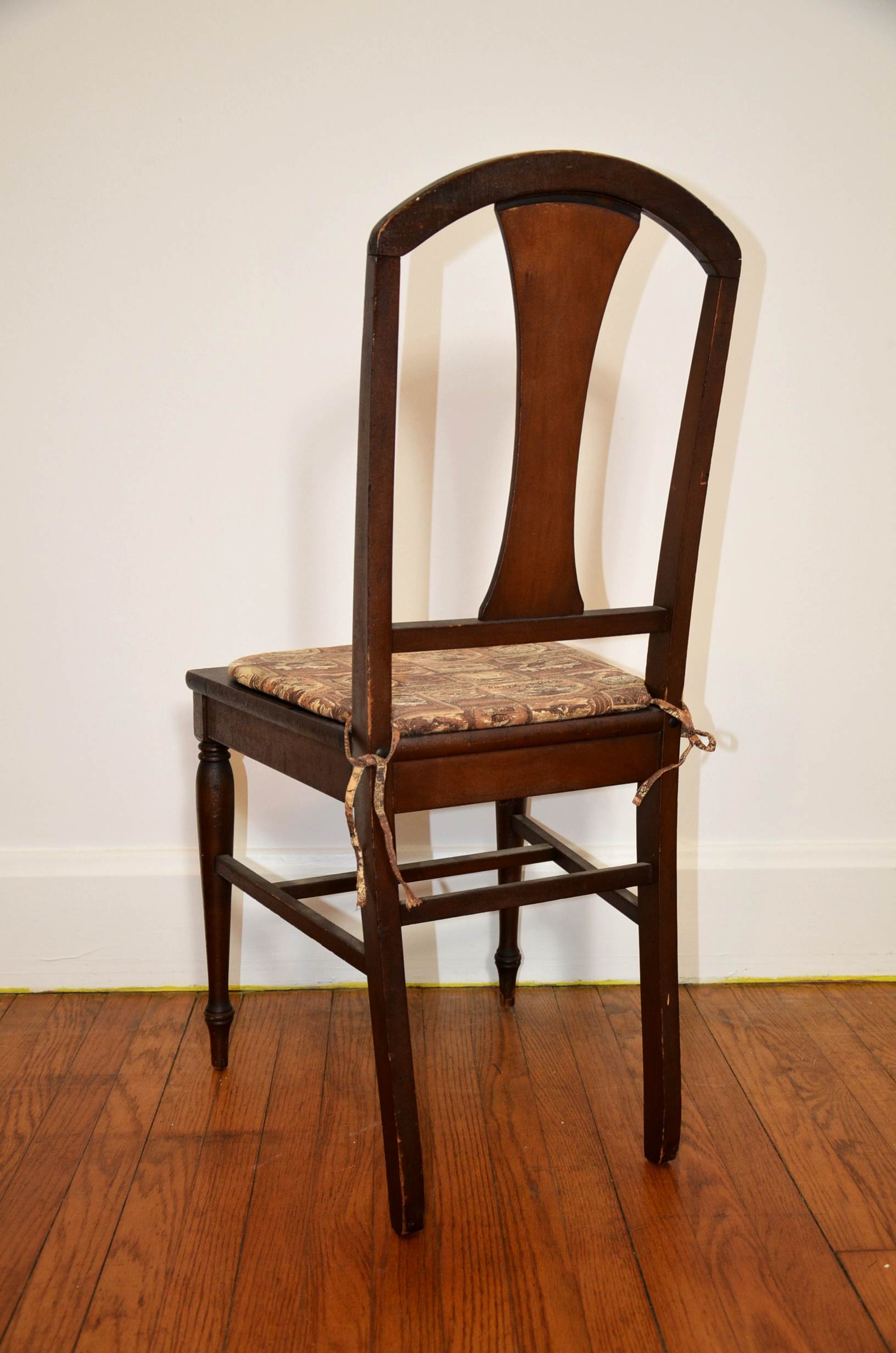 Furniture Pairing, Chair and Table