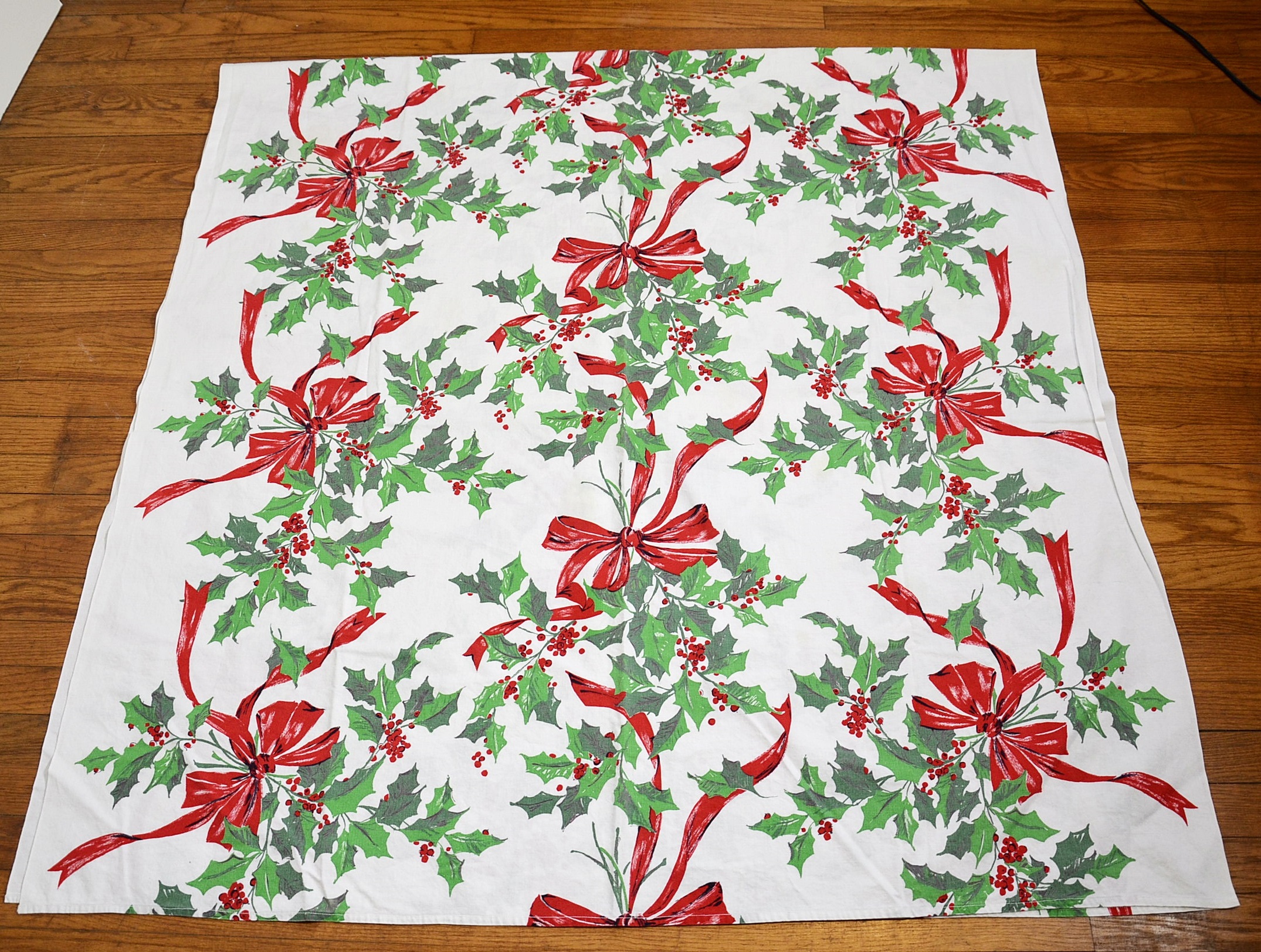 Vintage Holiday Table Linens