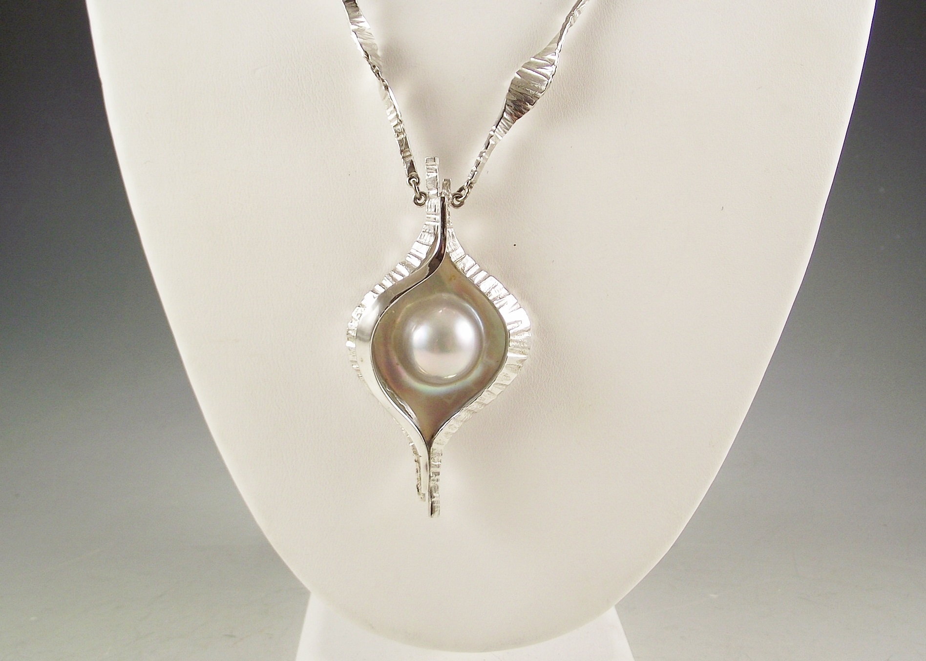 Unique Blister Pearl Necklace