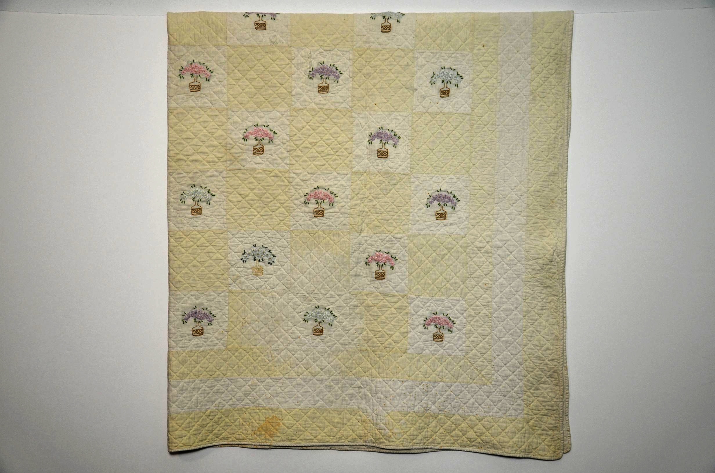 Embroidered Quilt and Blanket Stand 