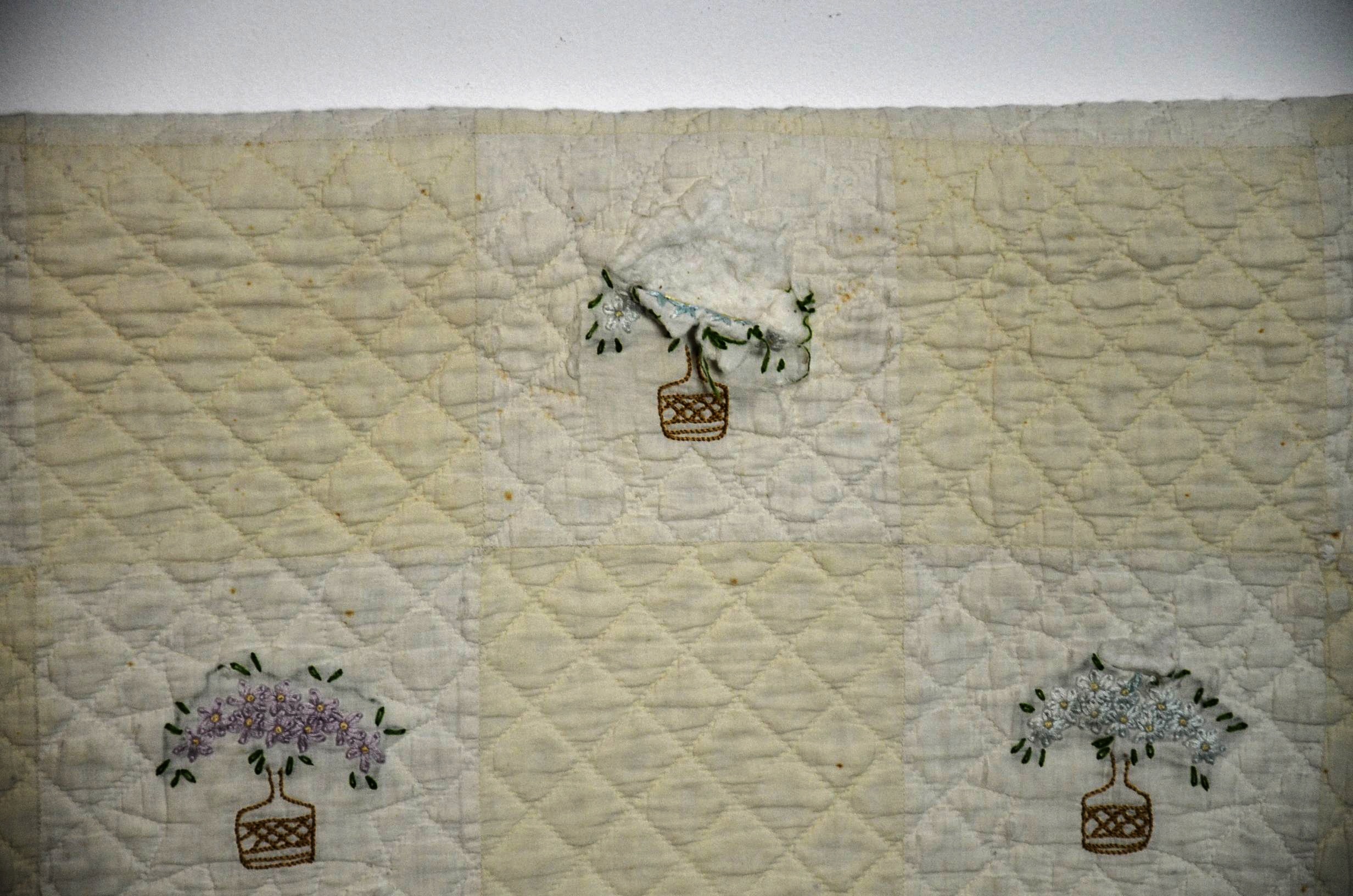 Embroidered Quilt and Blanket Stand 