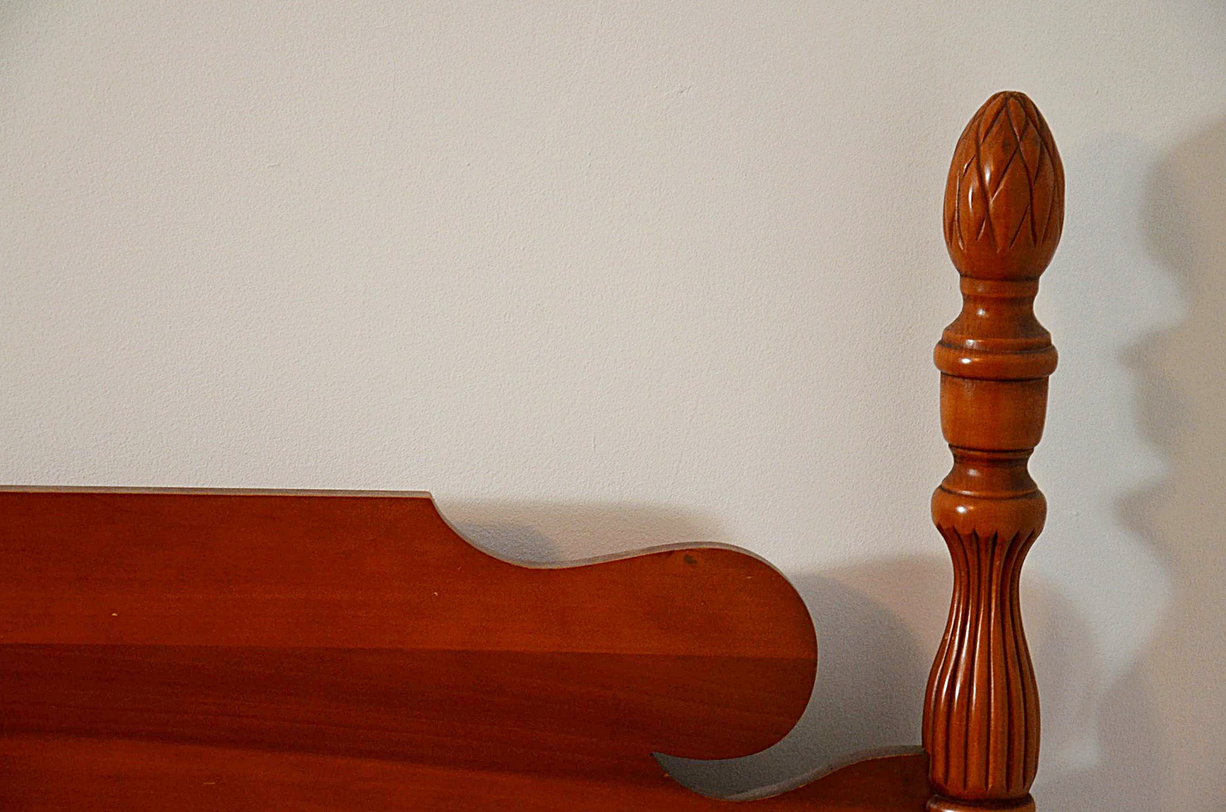 Walnut Four Poster Full Bed