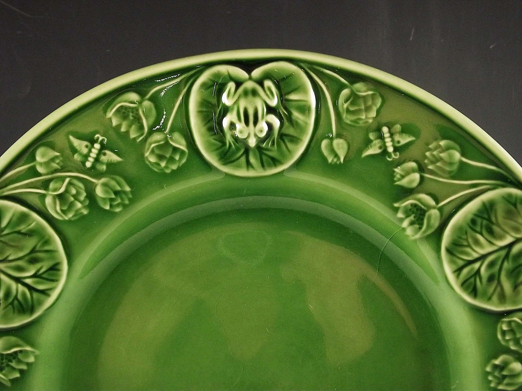 Set of Six Bordallo Pinheiro Portugal Green Plates, Frog on Lily Pad