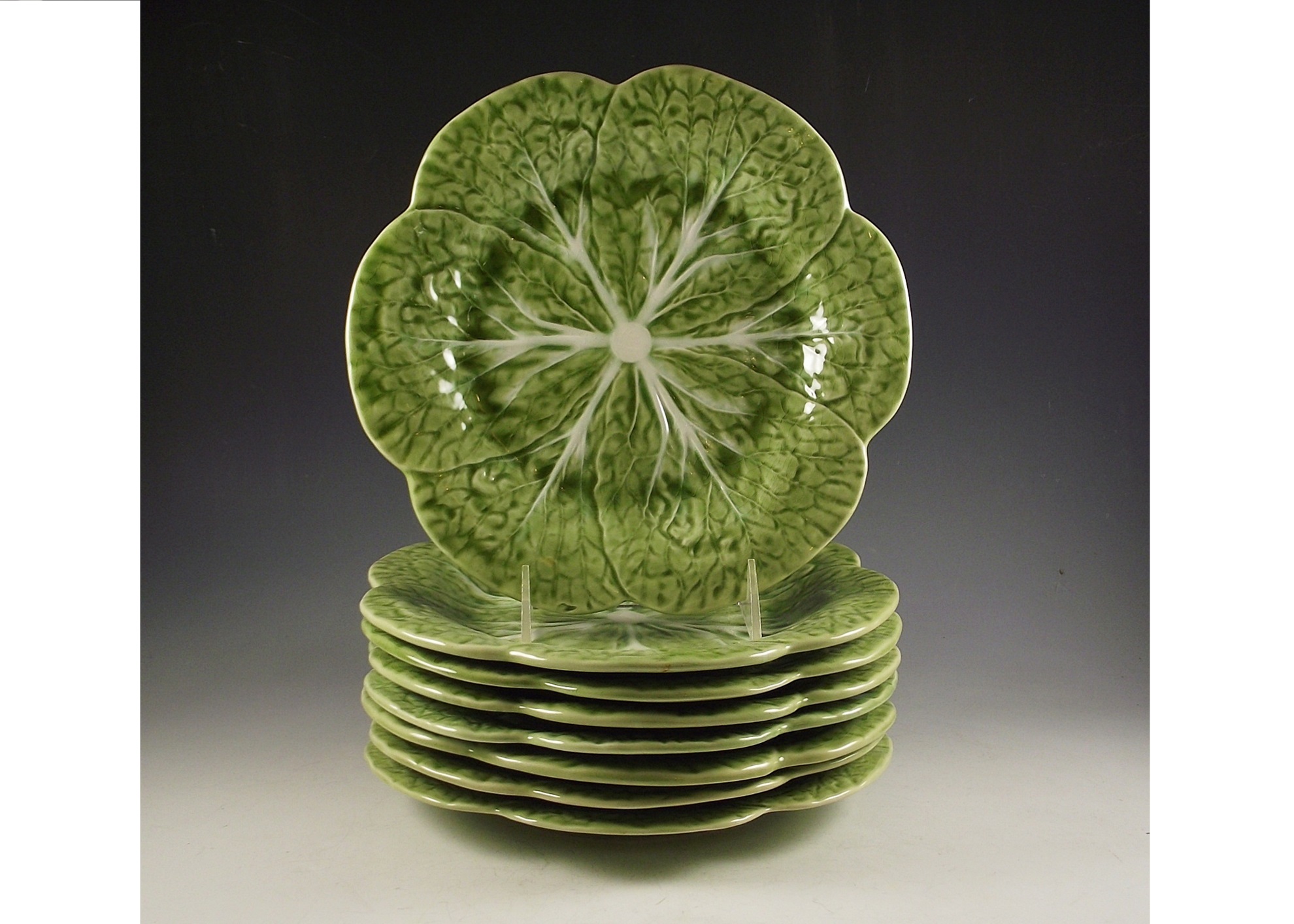 Set of Eight Bordallo Pinheiro Portugal Green Lettuce Plates