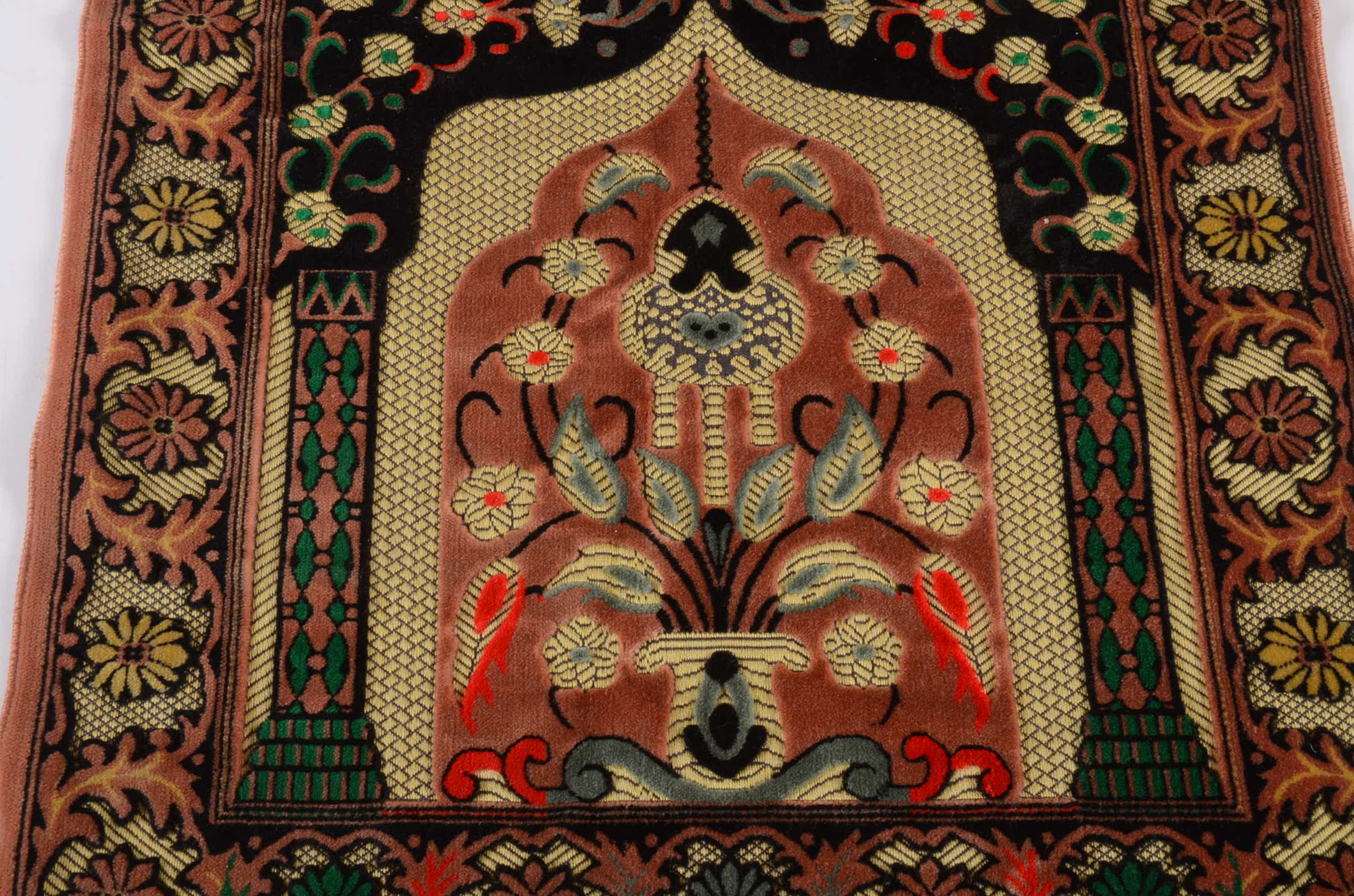 Turkish Kadifeteks Prayer Rug