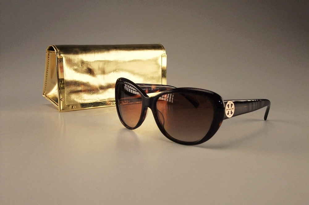 Tory Burch Sunglasses in Tortoise with Original Case