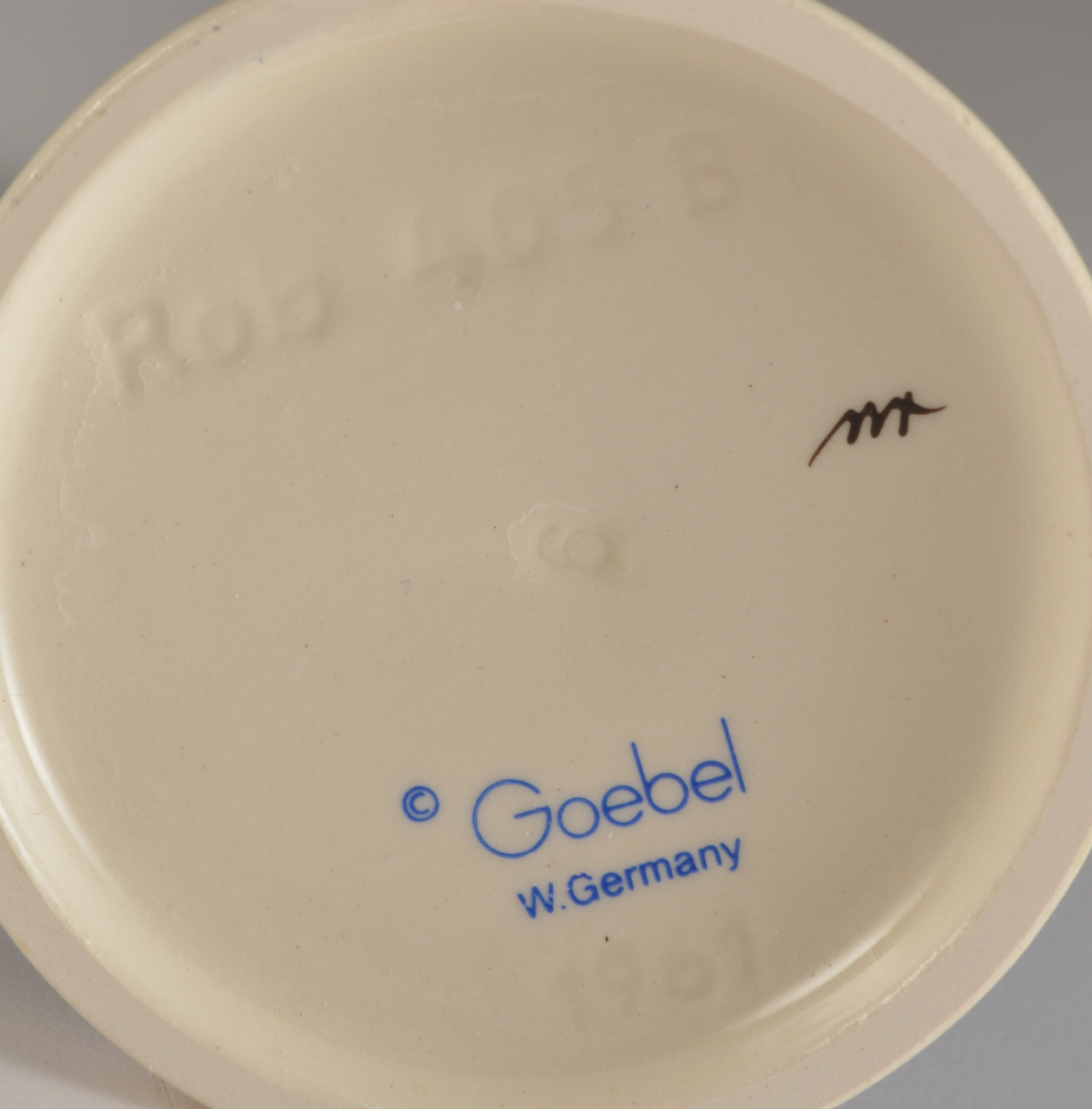 Two Goebel Nativity Figurine