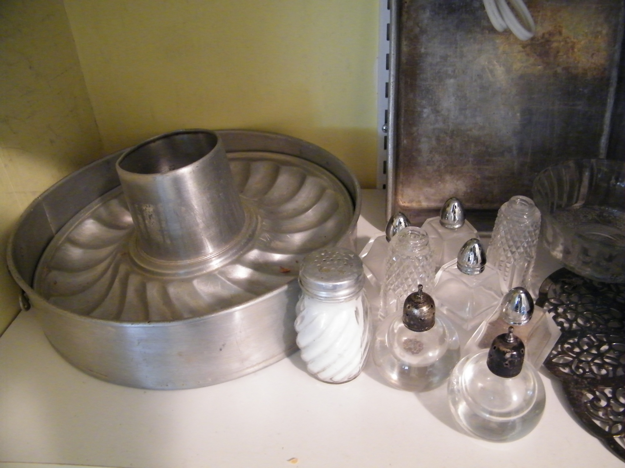 Kitchenware, China, Appliances Cleanout