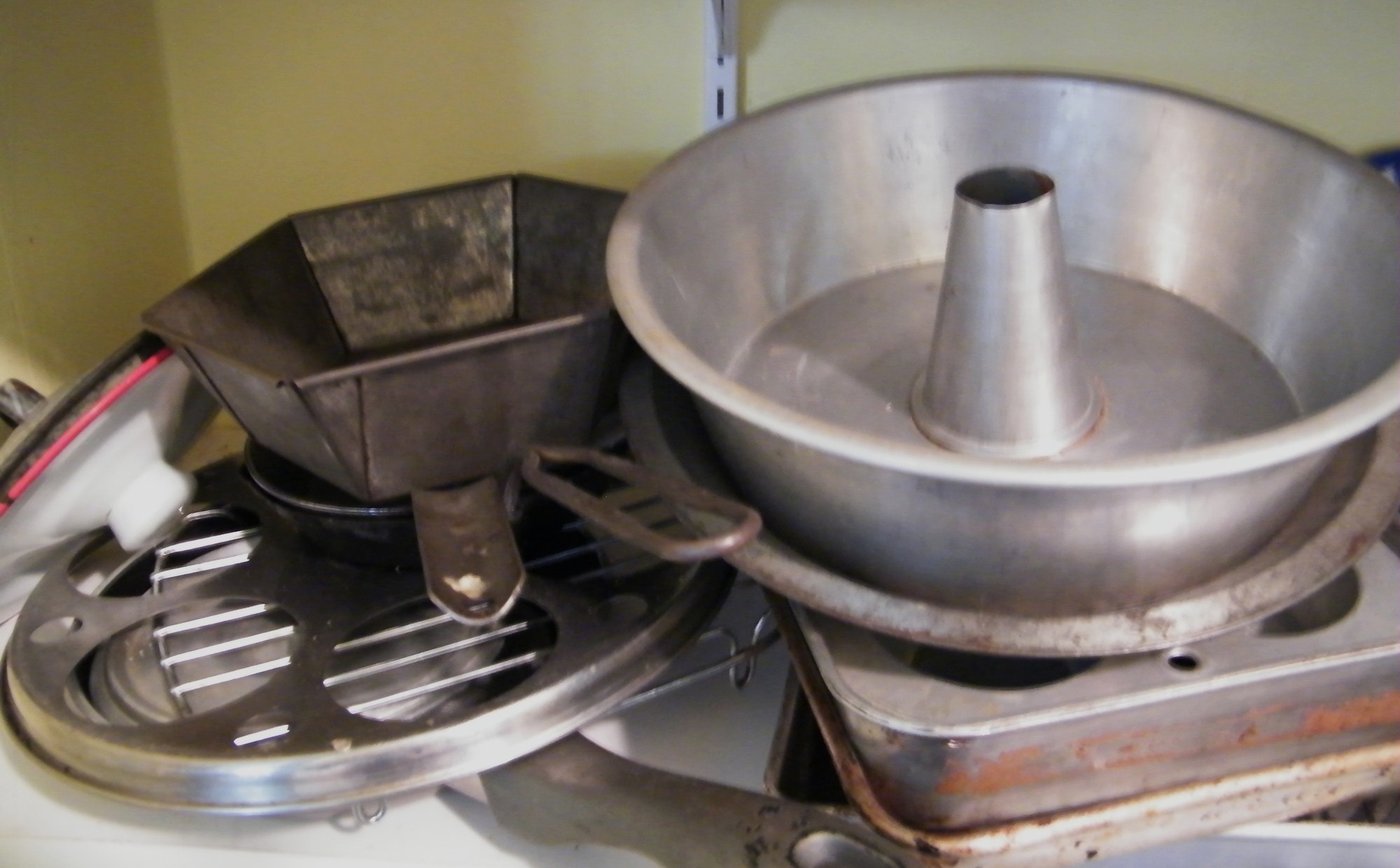 Kitchenware, China, Appliances Cleanout