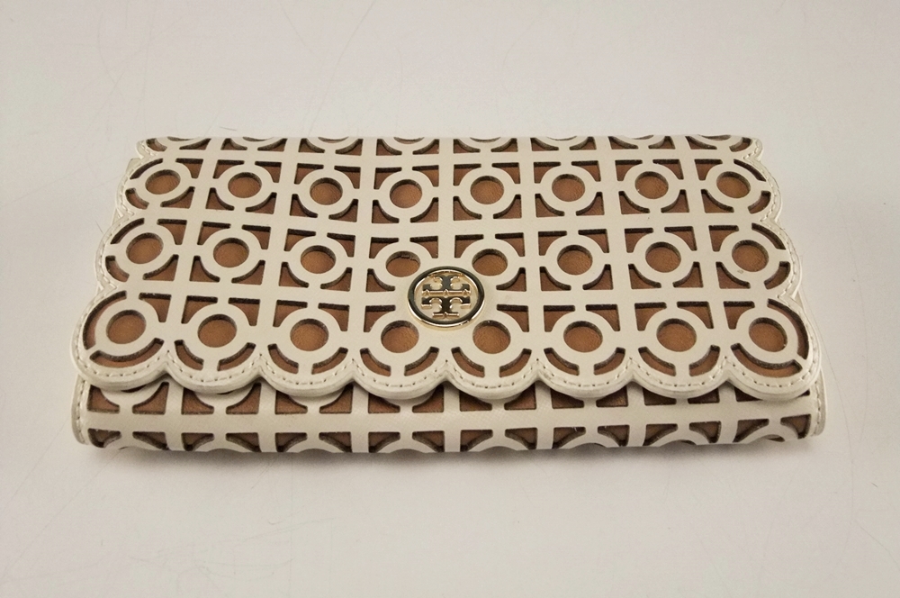 Tory Burch Kelsey Lattice Cut-Out leather Clutch Wallet in Bleach Aged Vachetta 