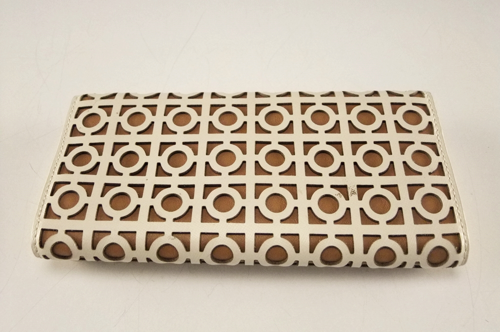 Tory Burch Kelsey Lattice Cut-Out leather Clutch Wallet in Bleach Aged Vachetta 