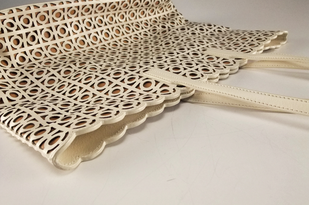 Tory Burch Kelsey Lattice Cut-Out Leather Shoulderbag in Bleach Aged Vachetta 