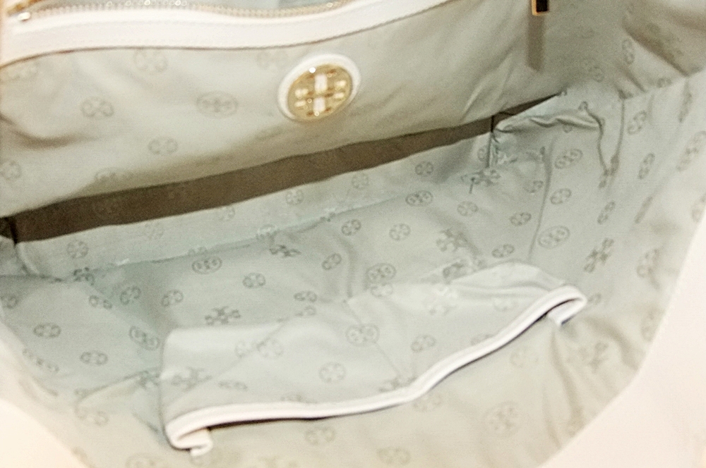 Tory Burch Kelsey Lattice Cut-Out Leather Shoulderbag in Bleach Aged Vachetta 